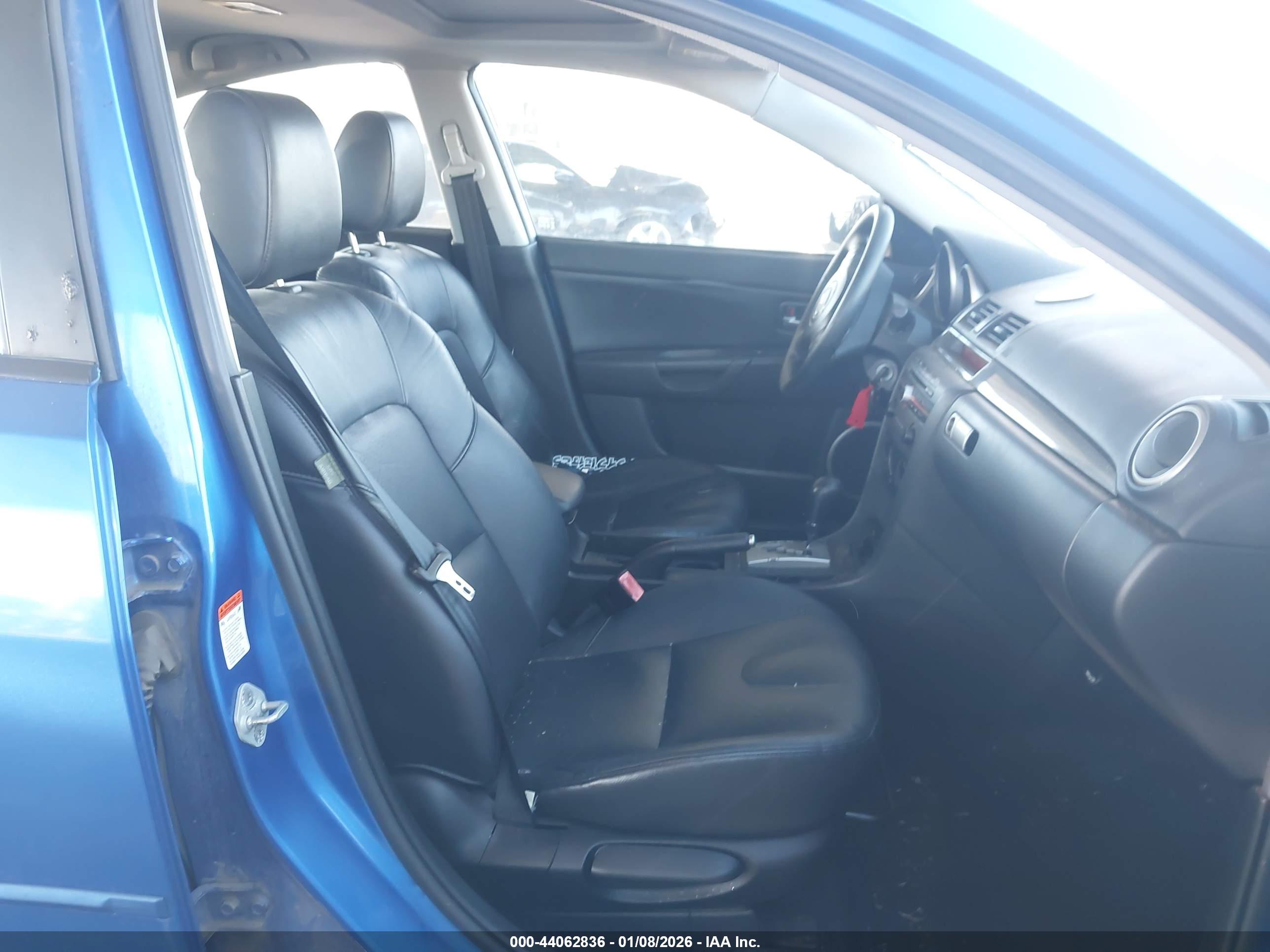 MAZDA MAZDA3 image 5