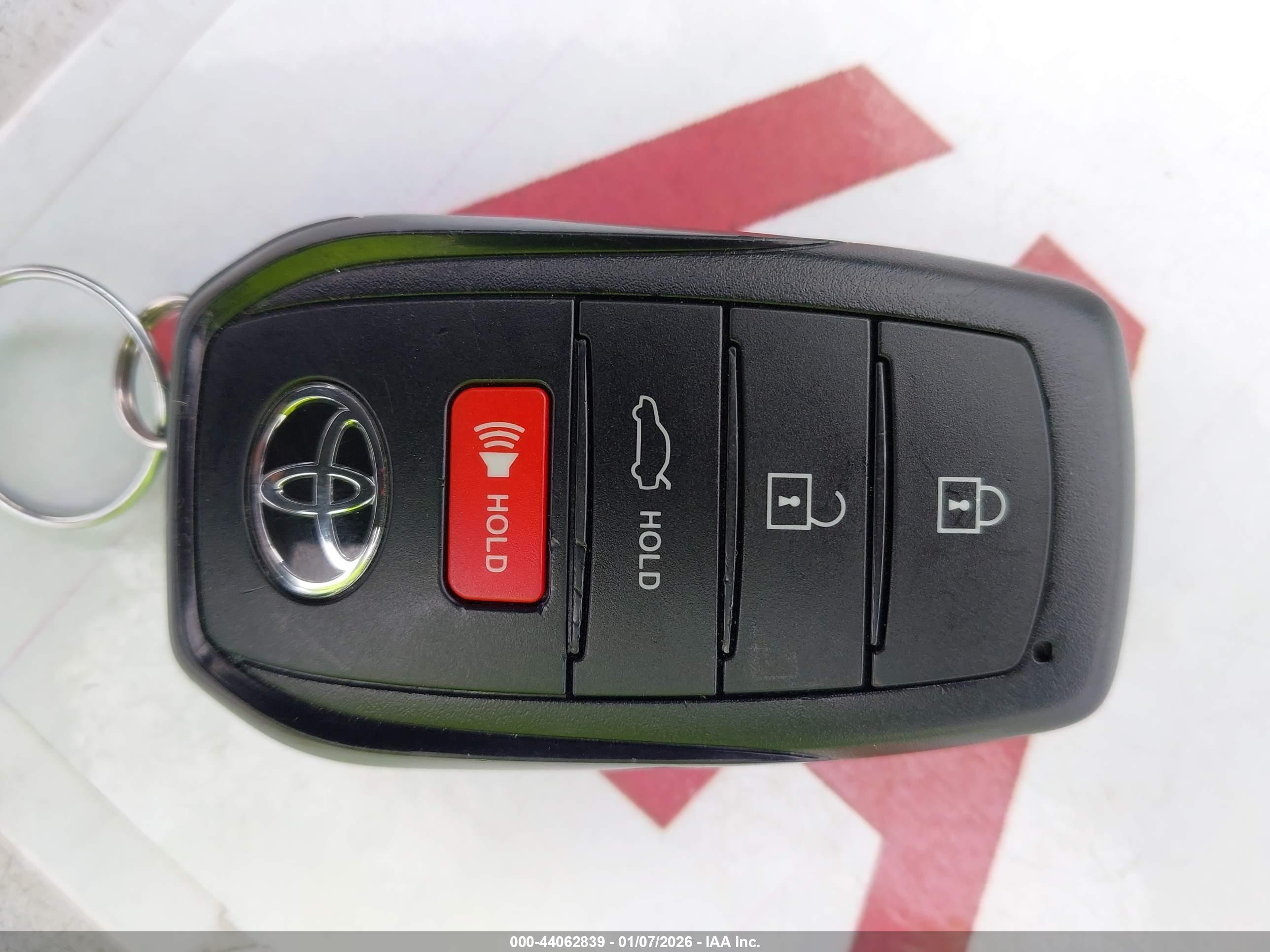 TOYOTA CAMRY image 11