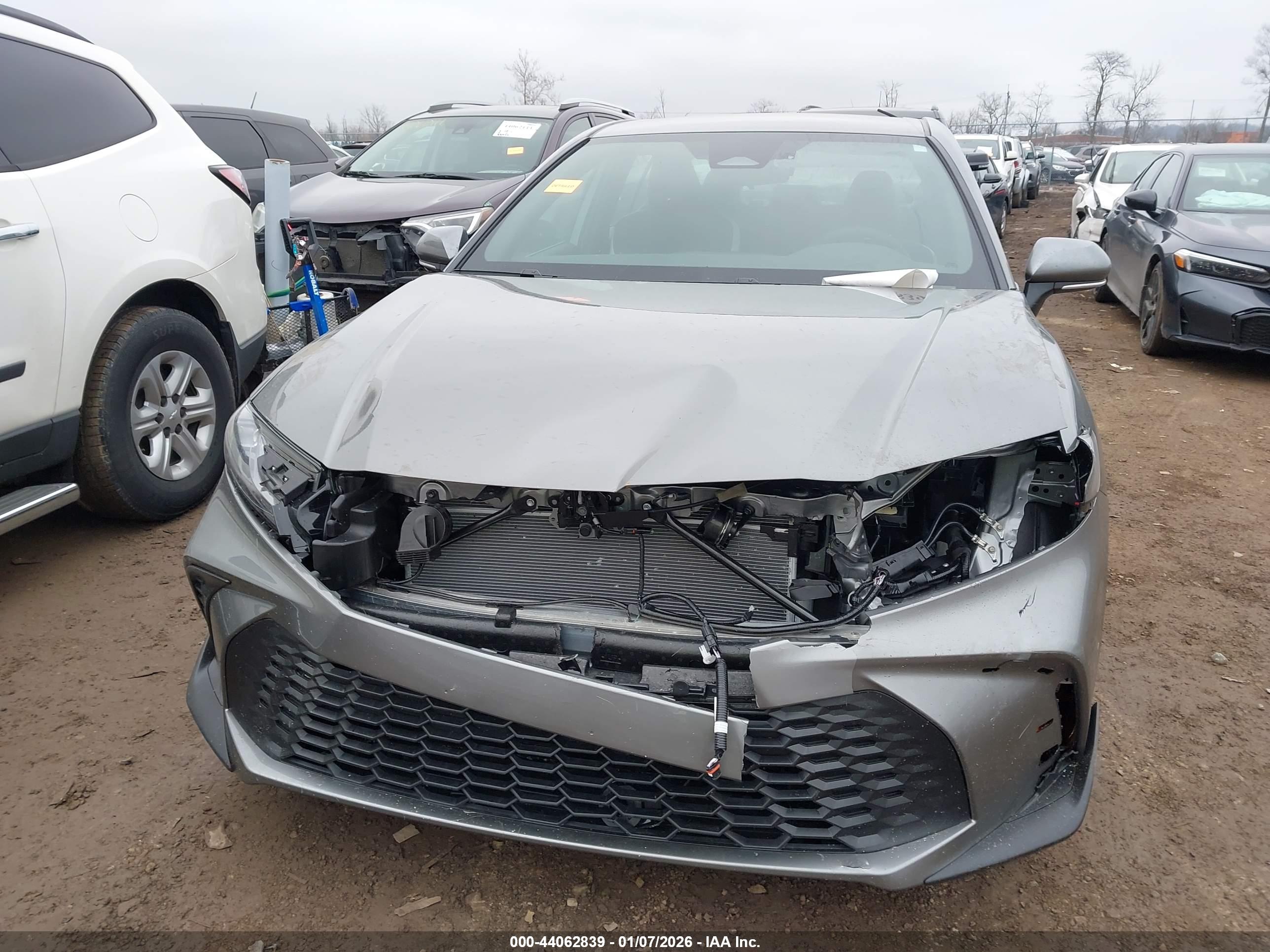 TOYOTA CAMRY image 6