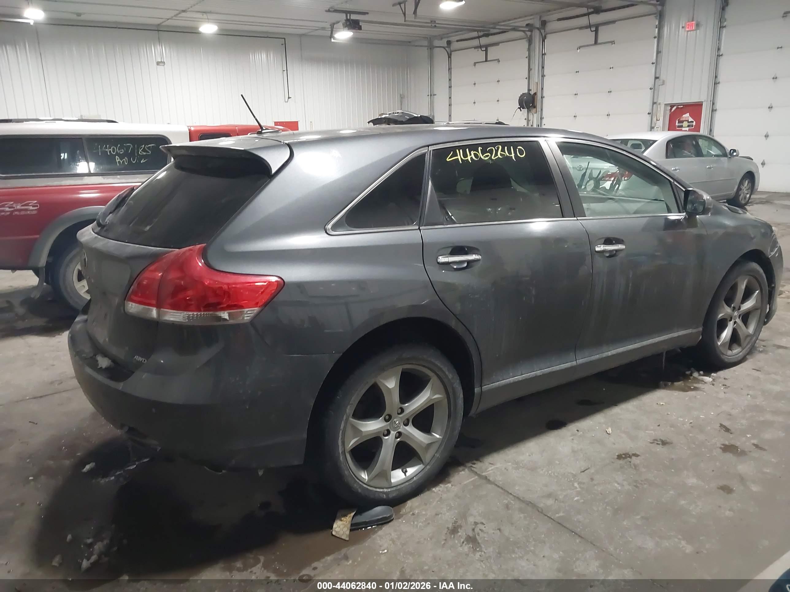 TOYOTA VENZA image 4