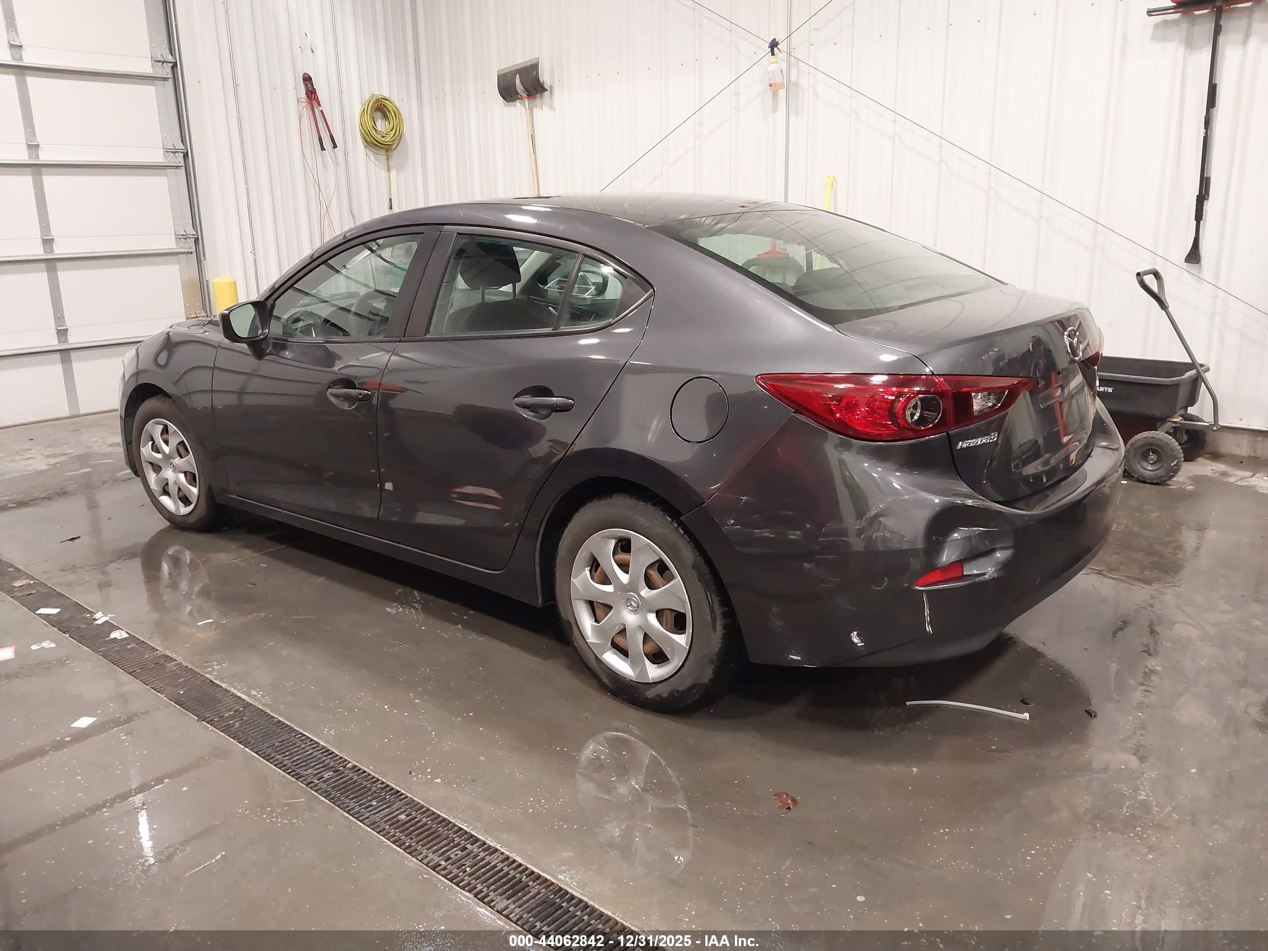 MAZDA MAZDA3 image 3