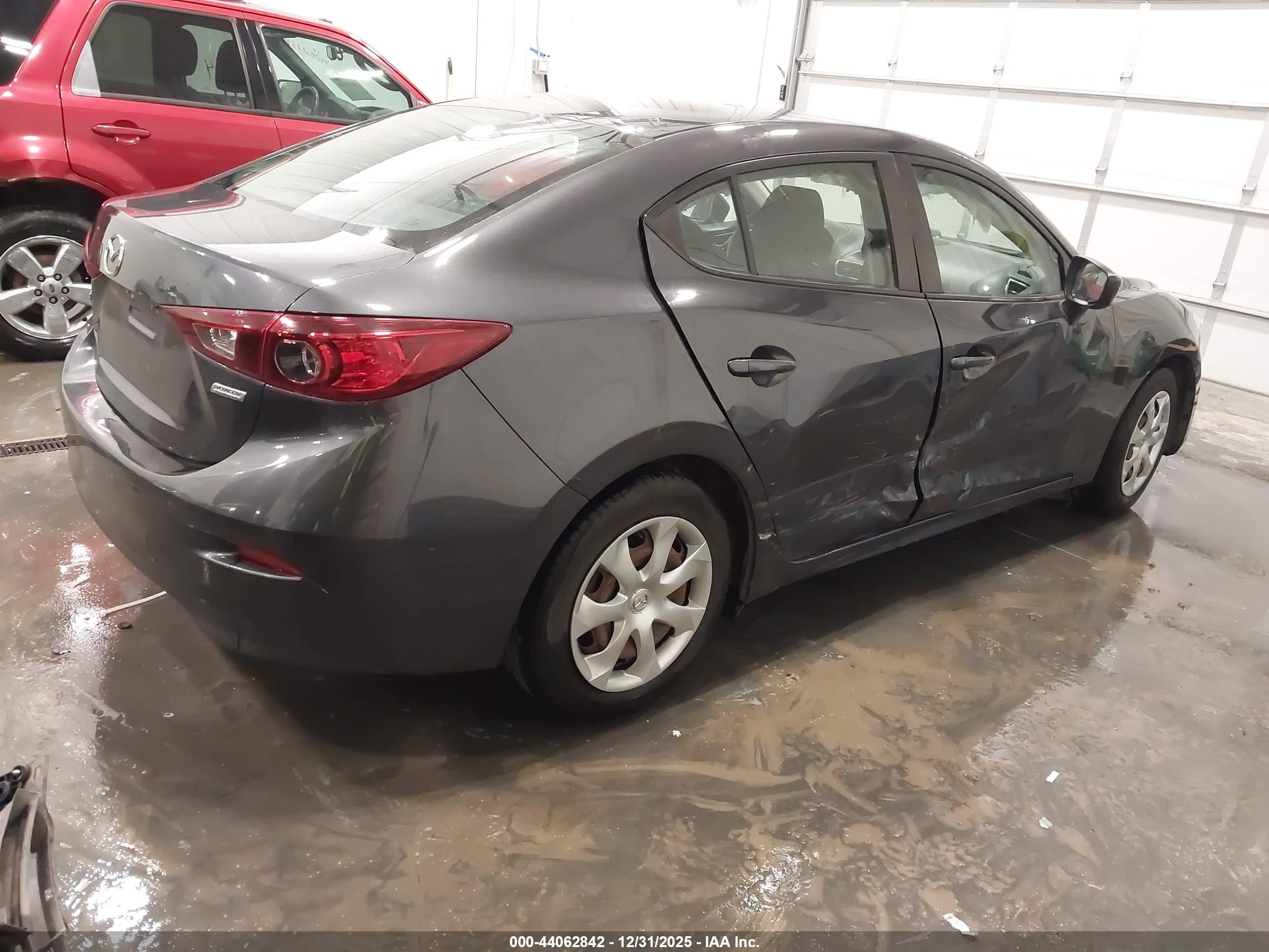 MAZDA MAZDA3 image 4