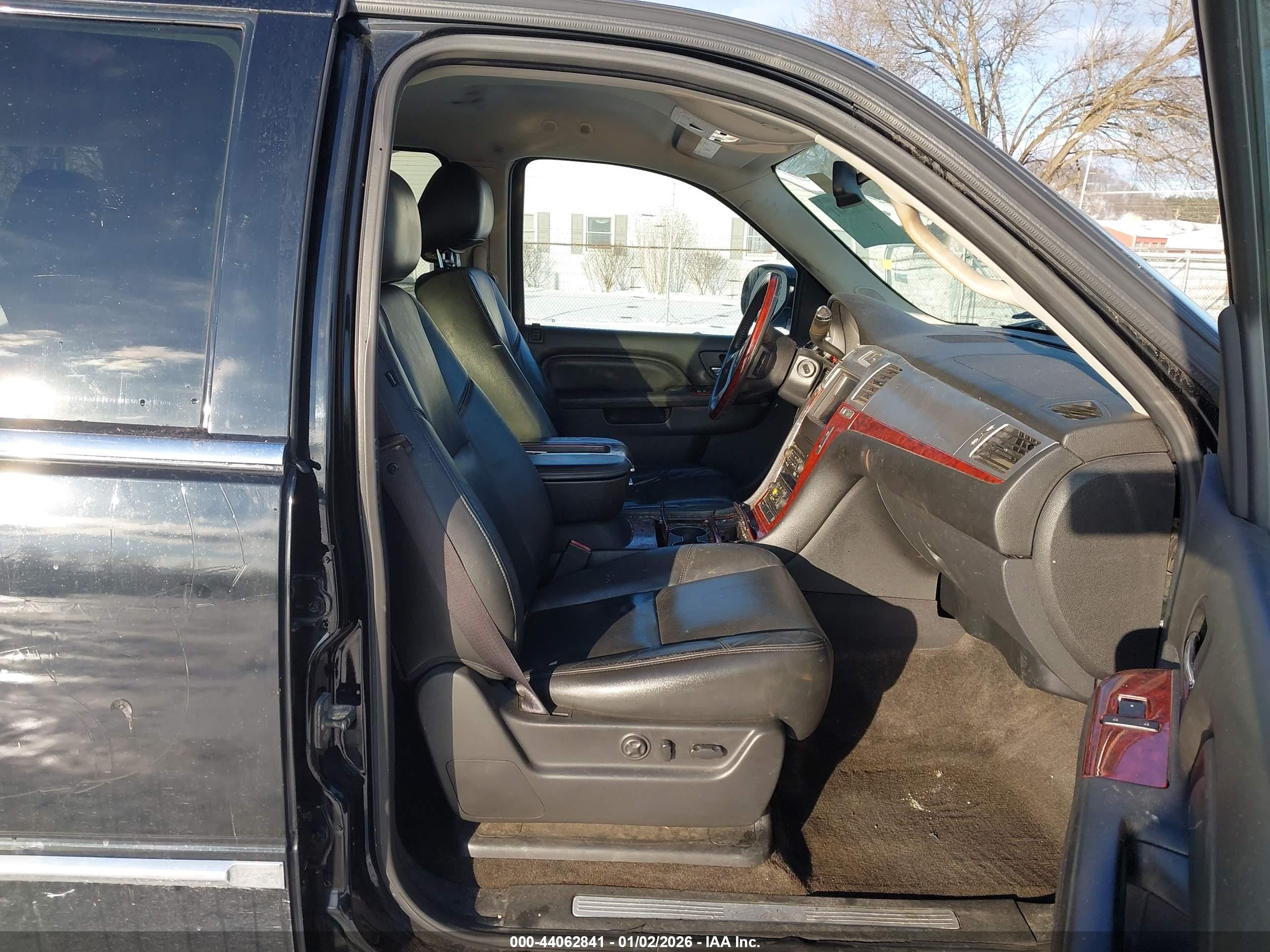 CADILLAC ESCALADE image 5
