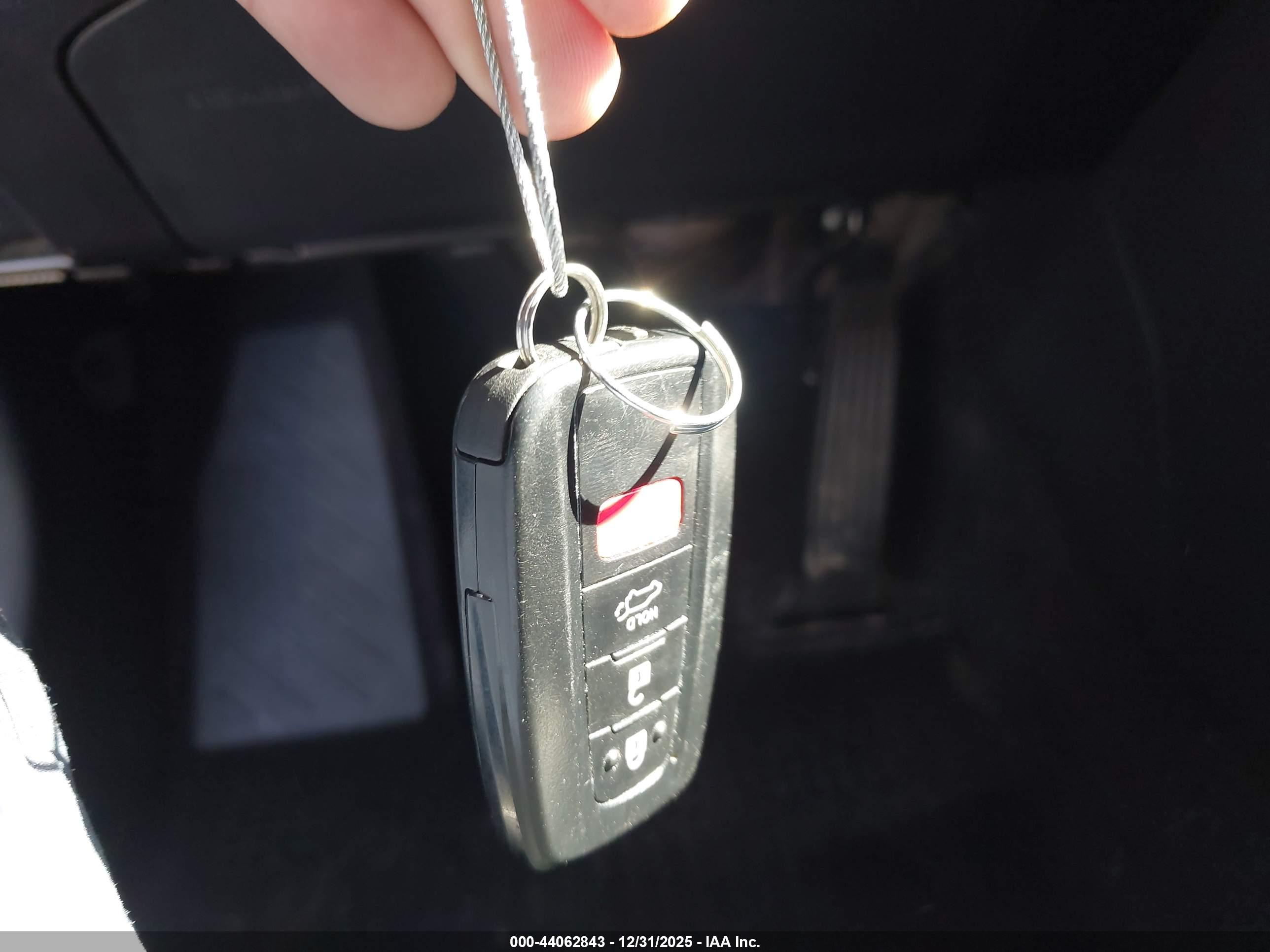 TOYOTA RAV4 image 11
