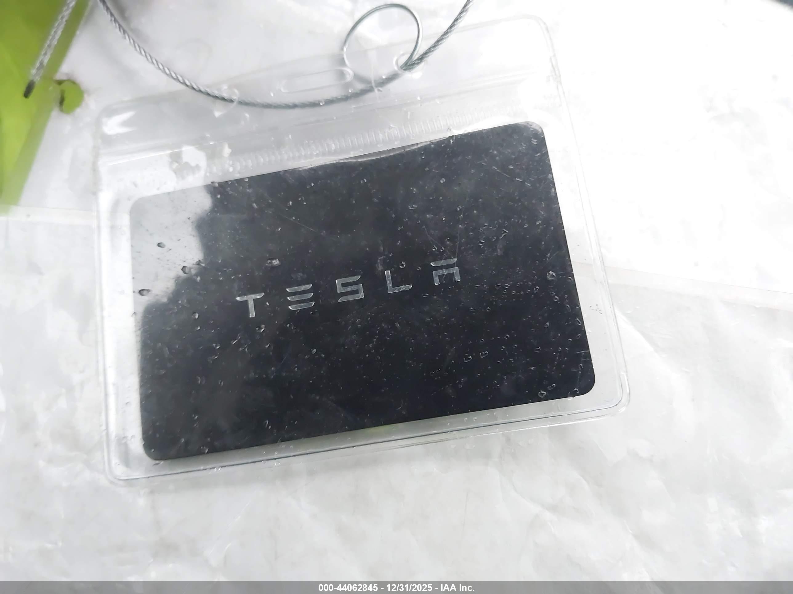 TESLA MODEL image 11