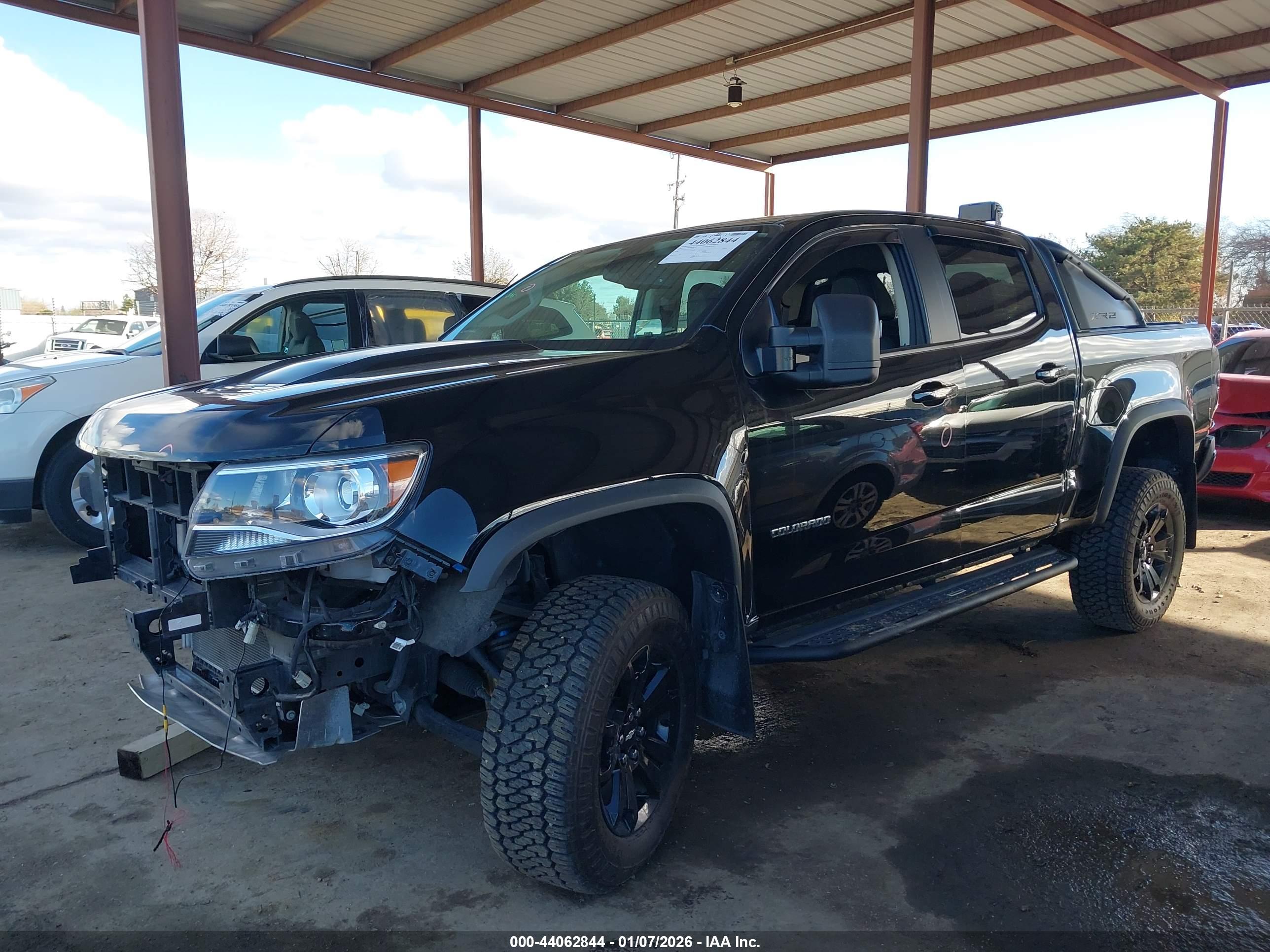 CHEVROLET COLORADO image 2