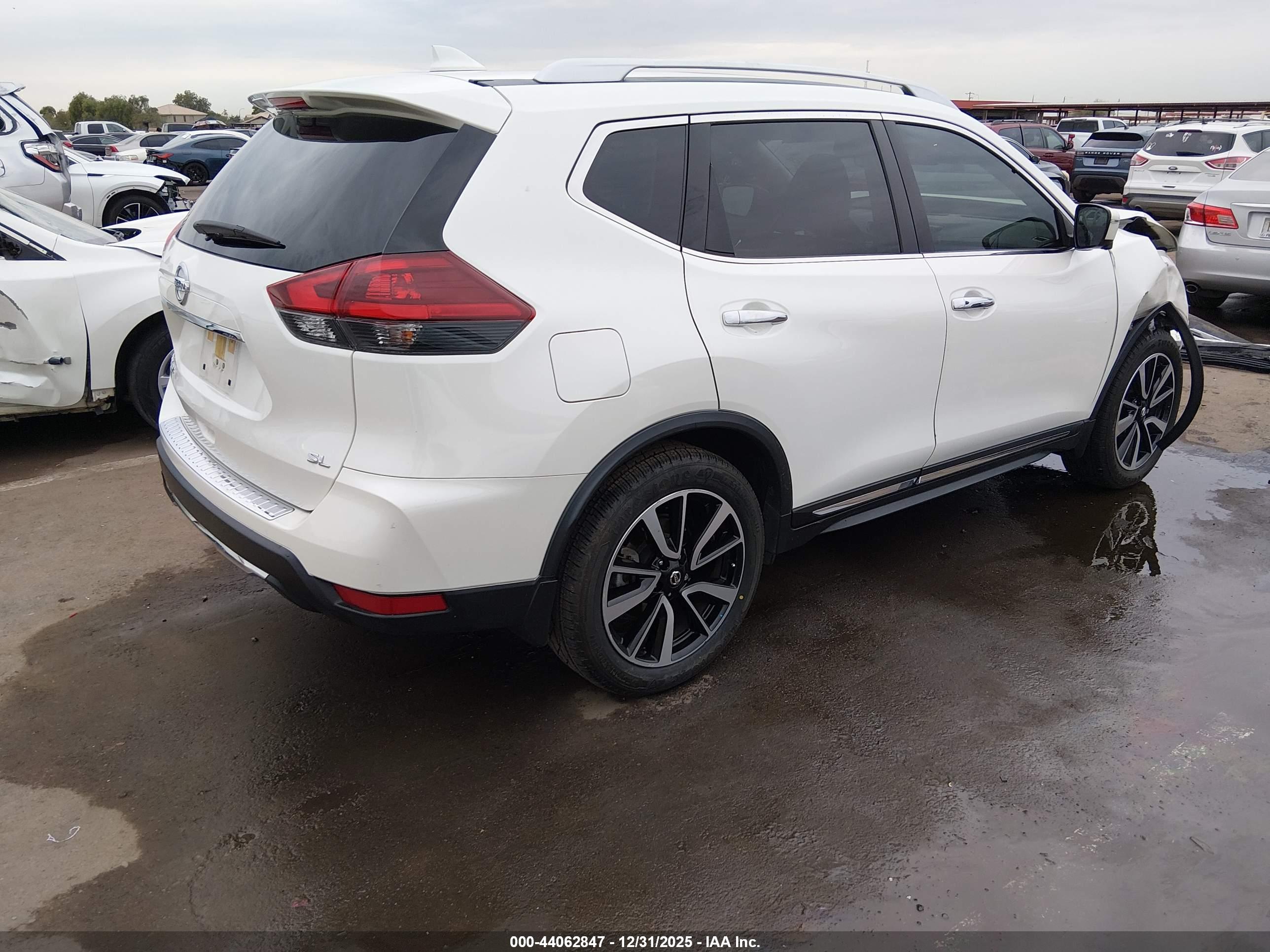 NISSAN ROGUE image 4