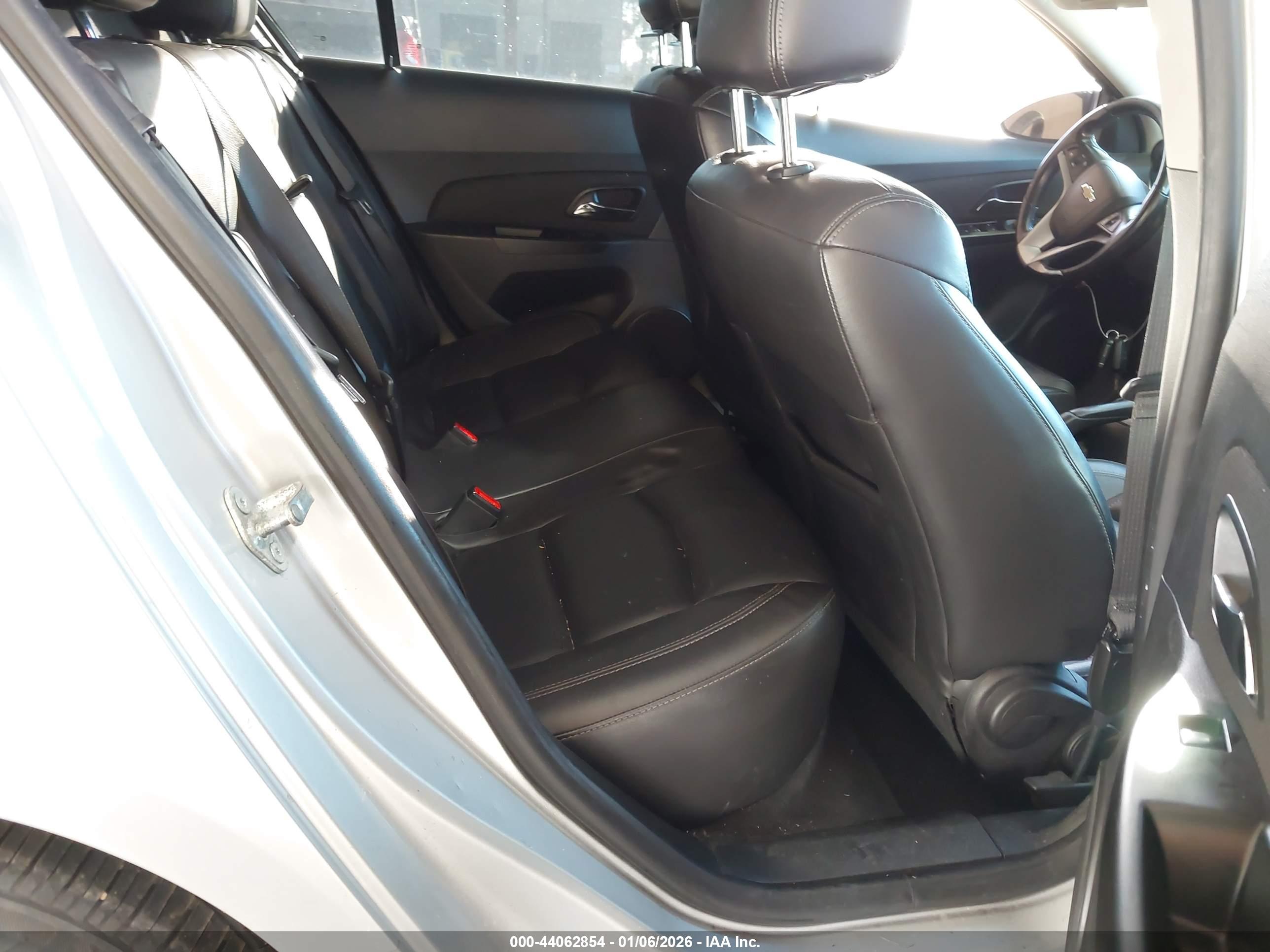 CHEVROLET CRUZE image 8