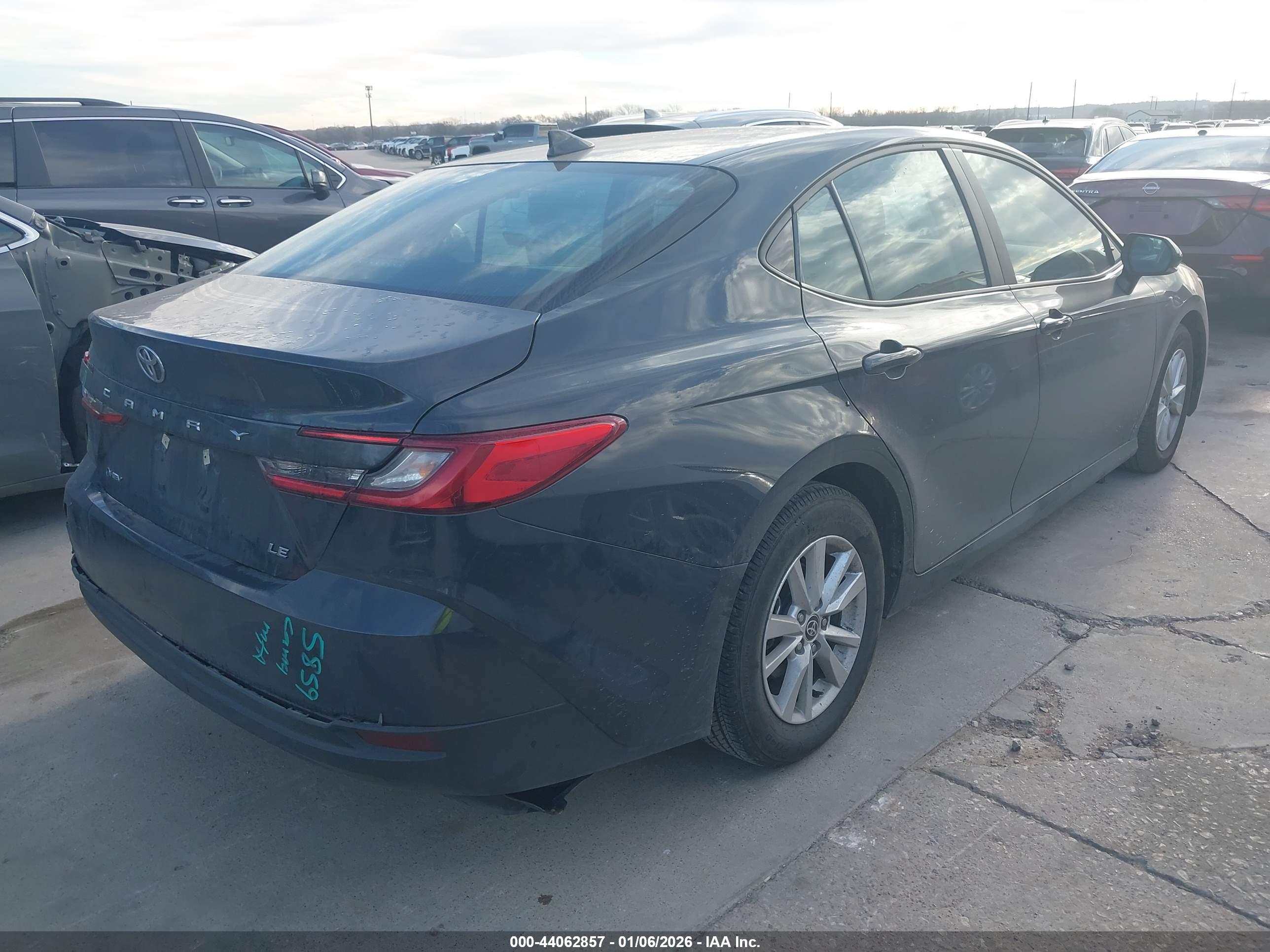 TOYOTA CAMRY image 4