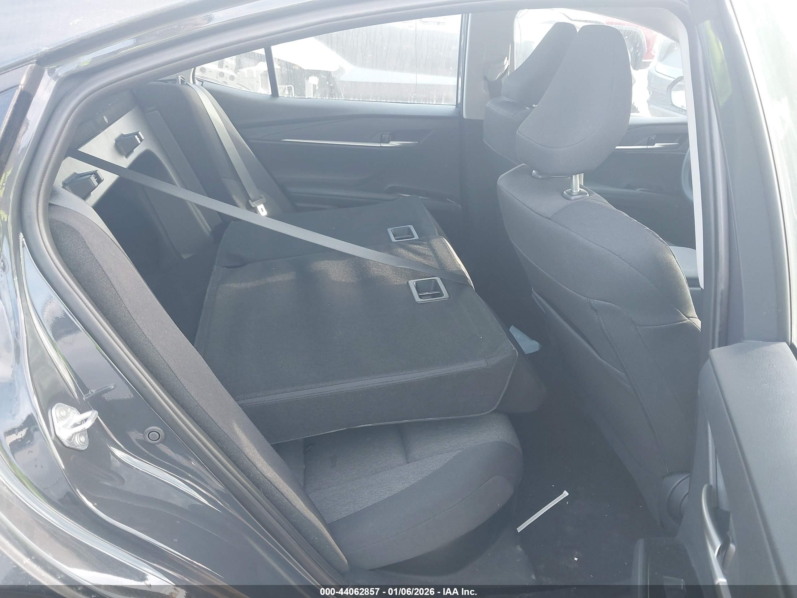TOYOTA CAMRY image 8