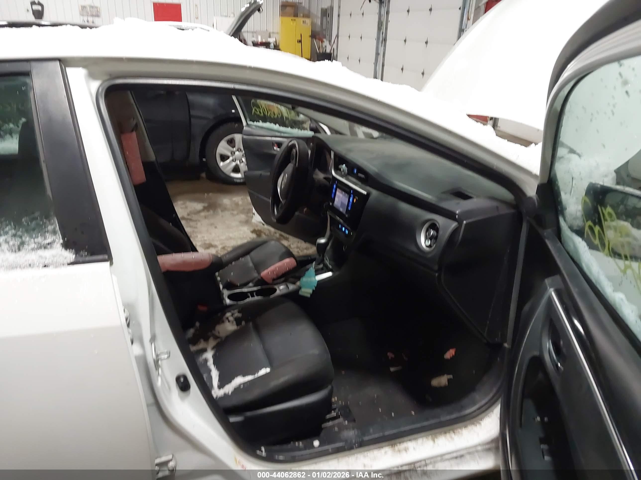 TOYOTA COROLLA image 5