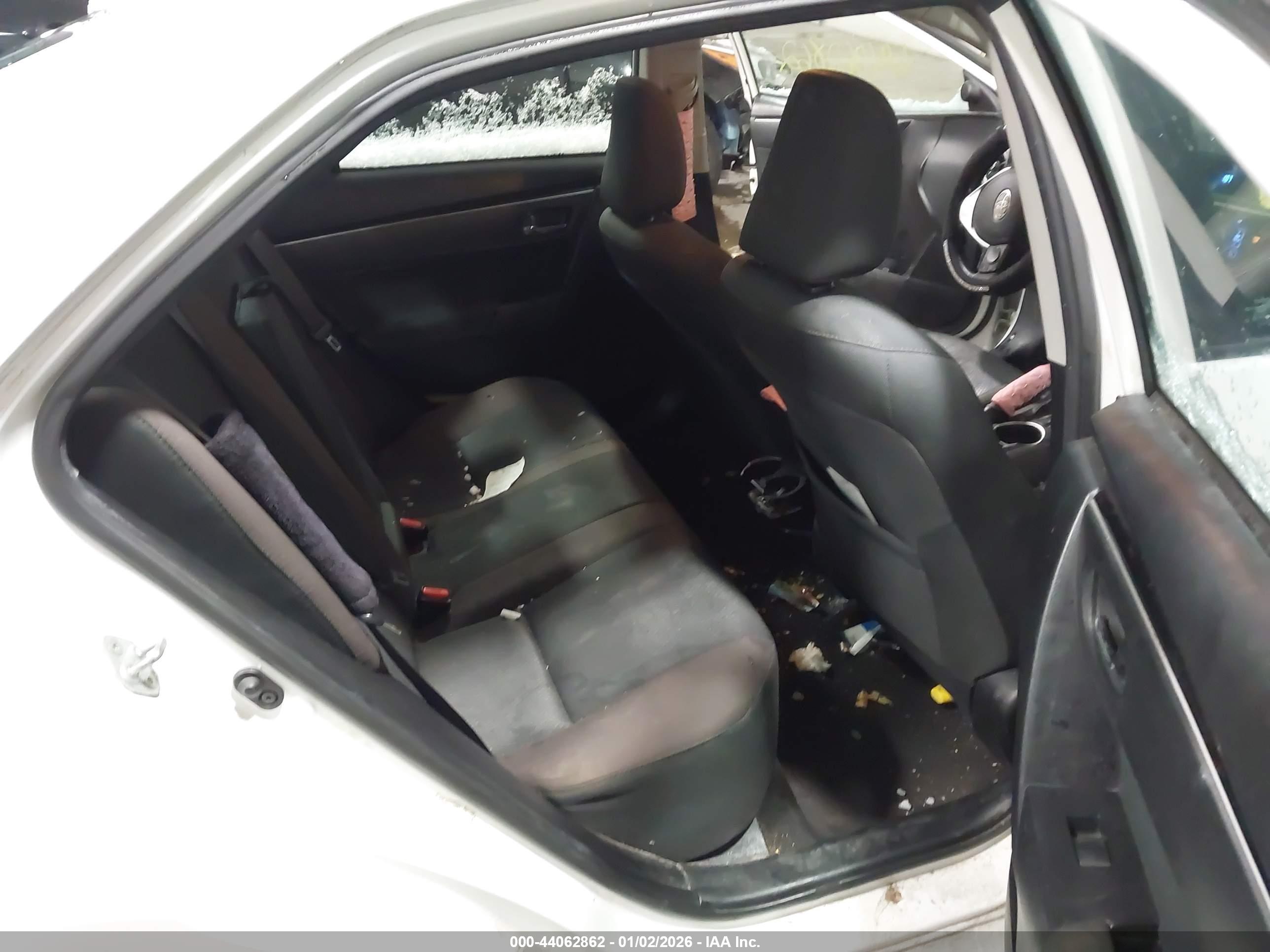 TOYOTA COROLLA image 8