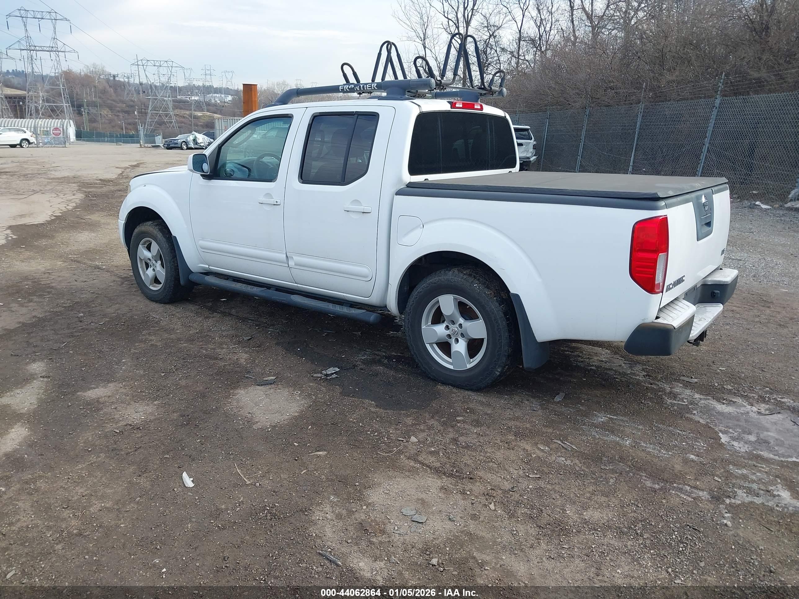 NISSAN FRONTIER image 3