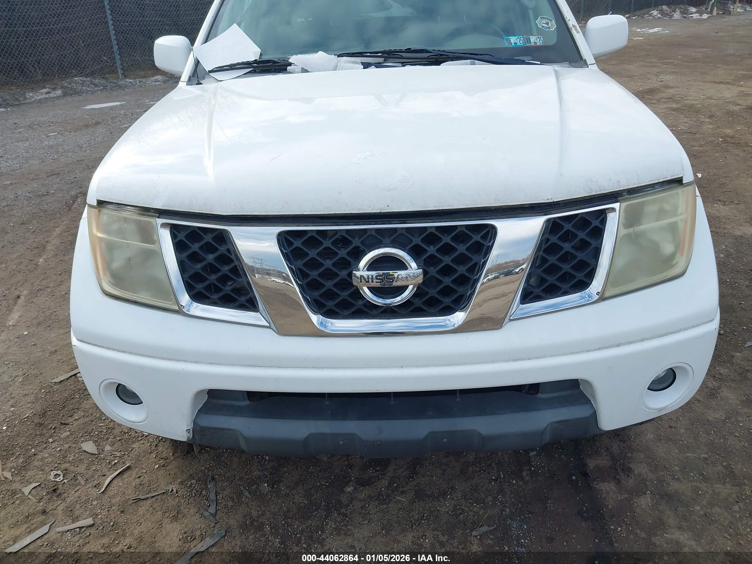 NISSAN FRONTIER image 6