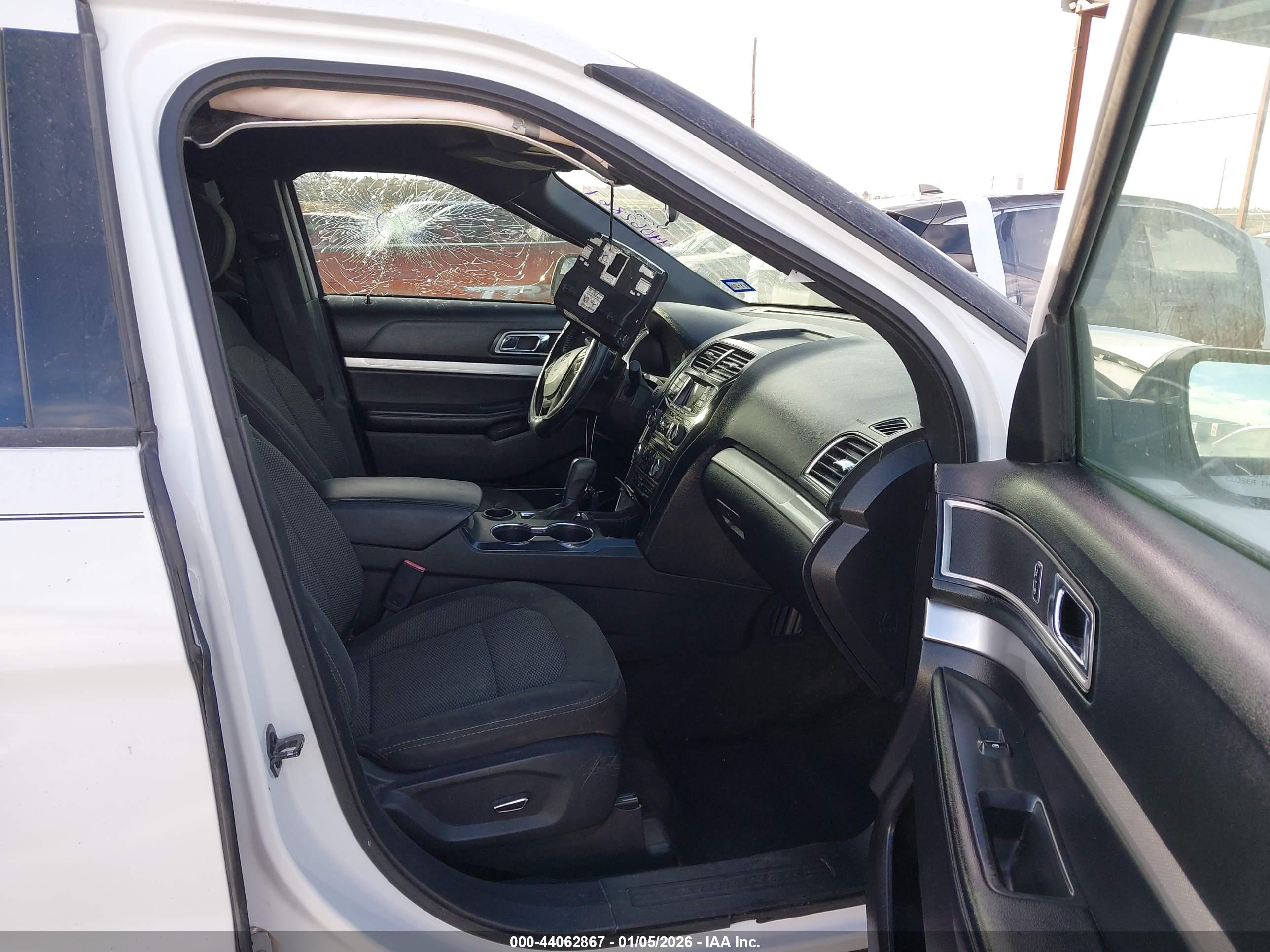 FORD EXPLORER image 5