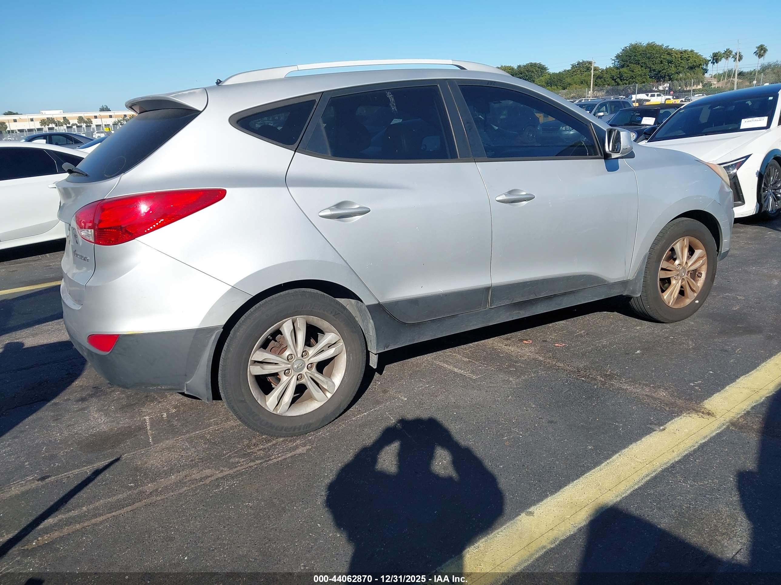 HYUNDAI TUCSON image 4