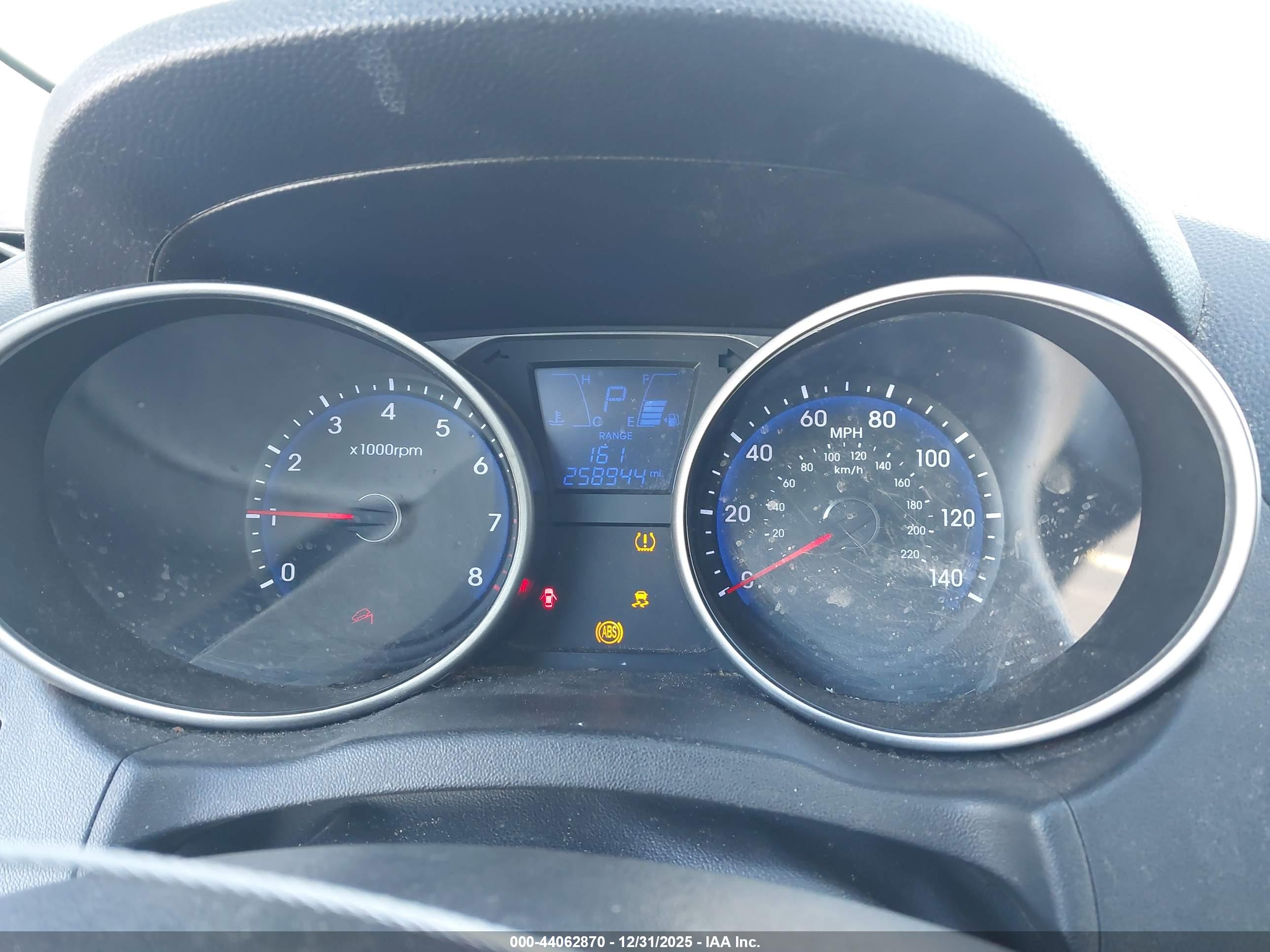 HYUNDAI TUCSON image 7