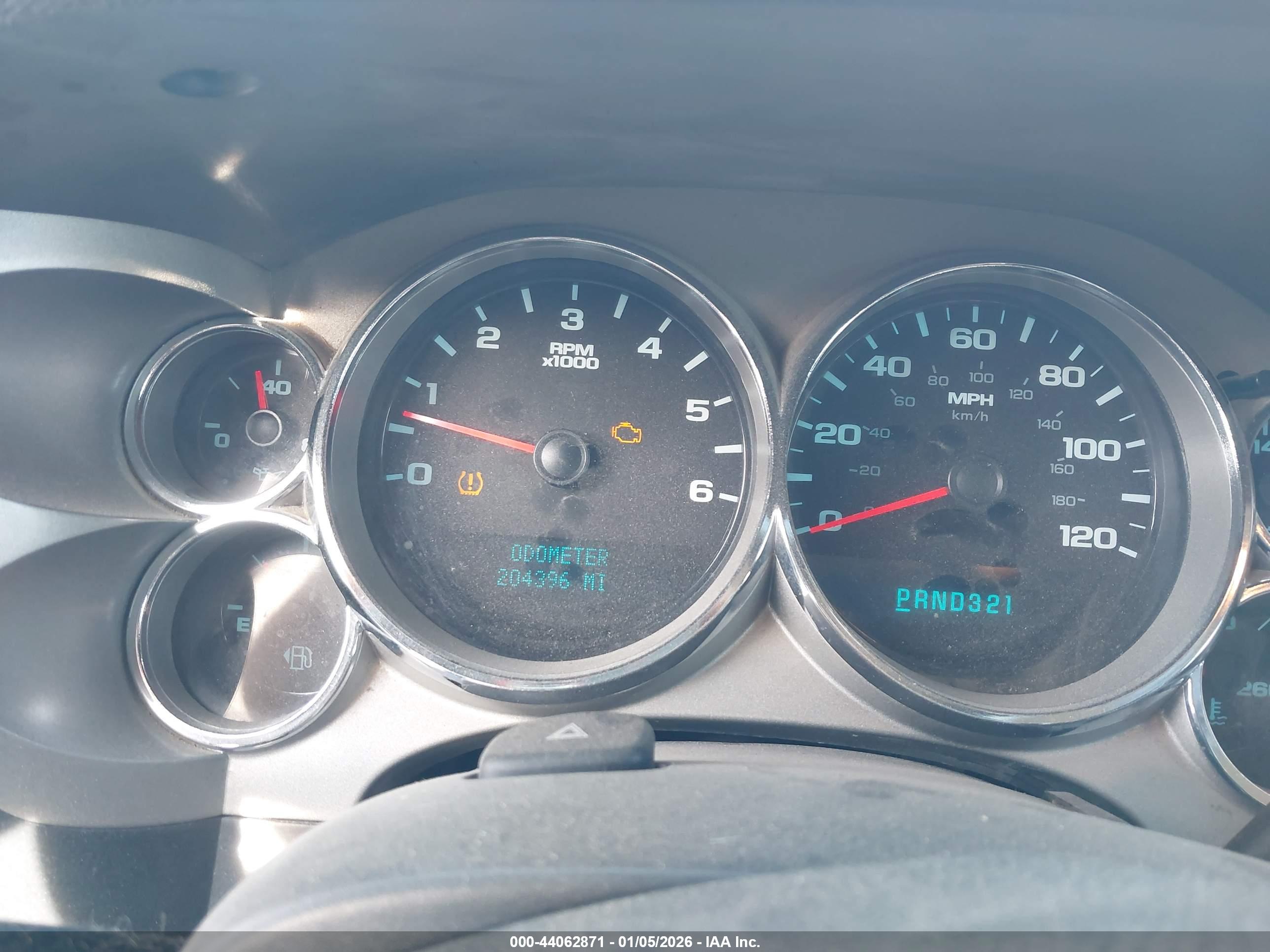 CHEVROLET SILVERADO image 7