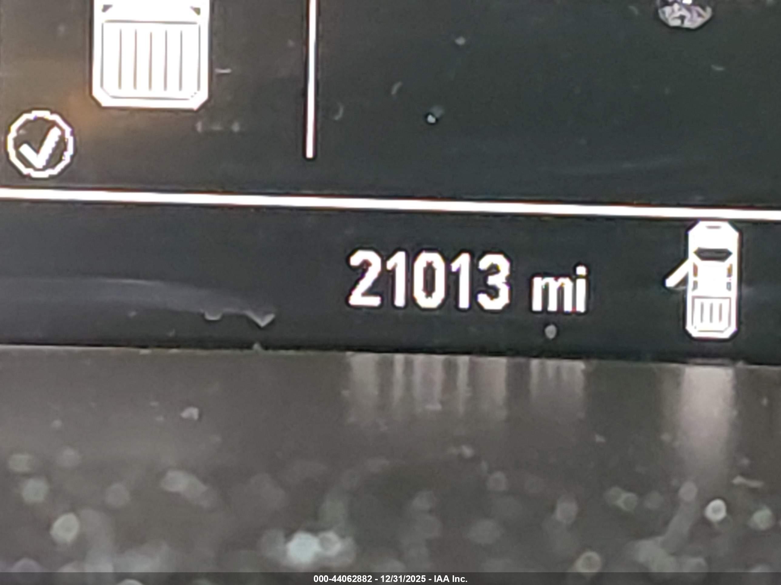 CHEVROLET COLORADO image 7
