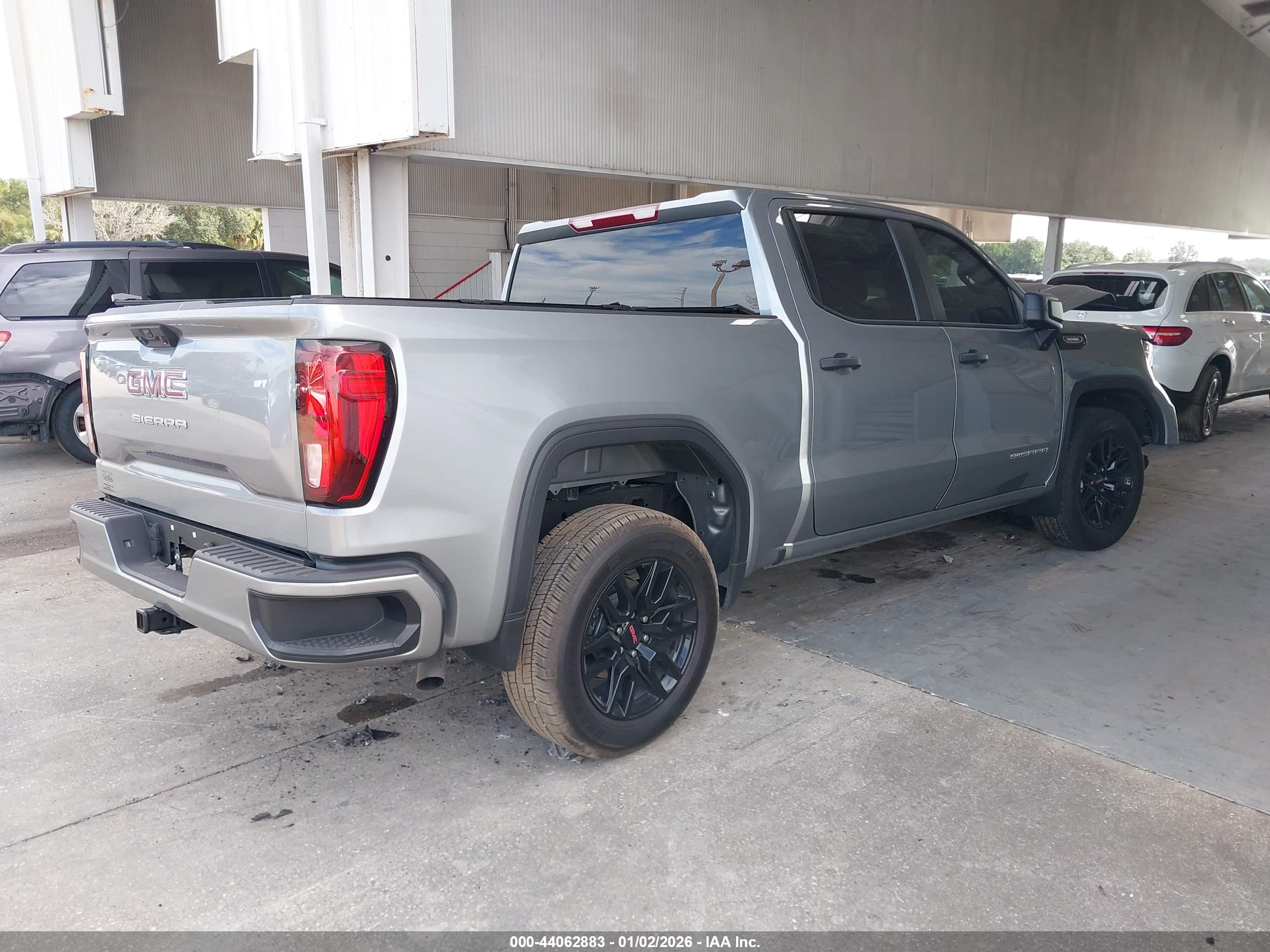 GMC SIERRA image 4