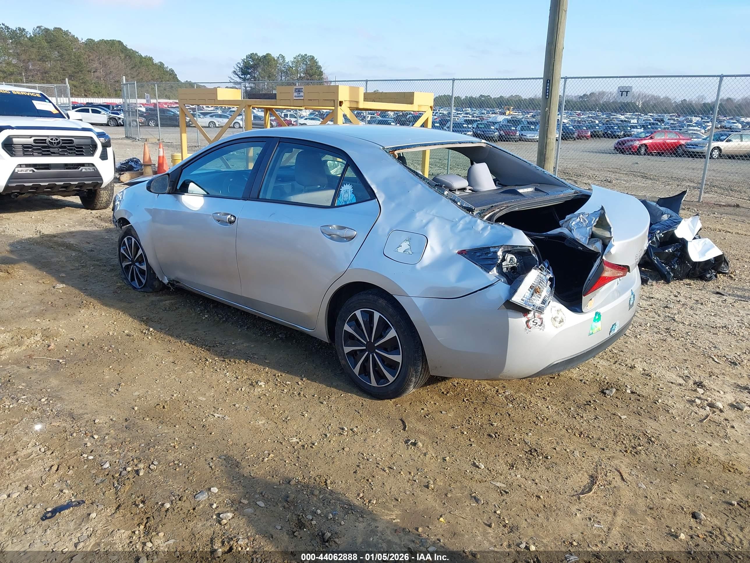 TOYOTA COROLLA image 3