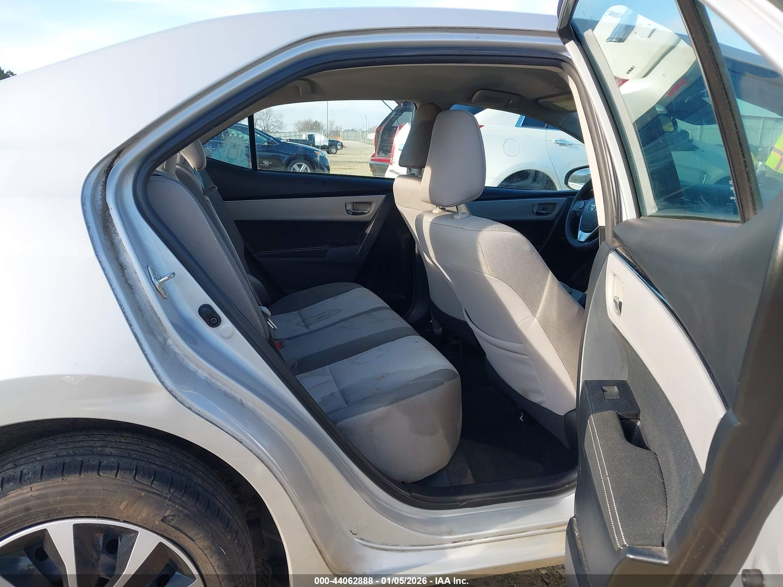 TOYOTA COROLLA image 8