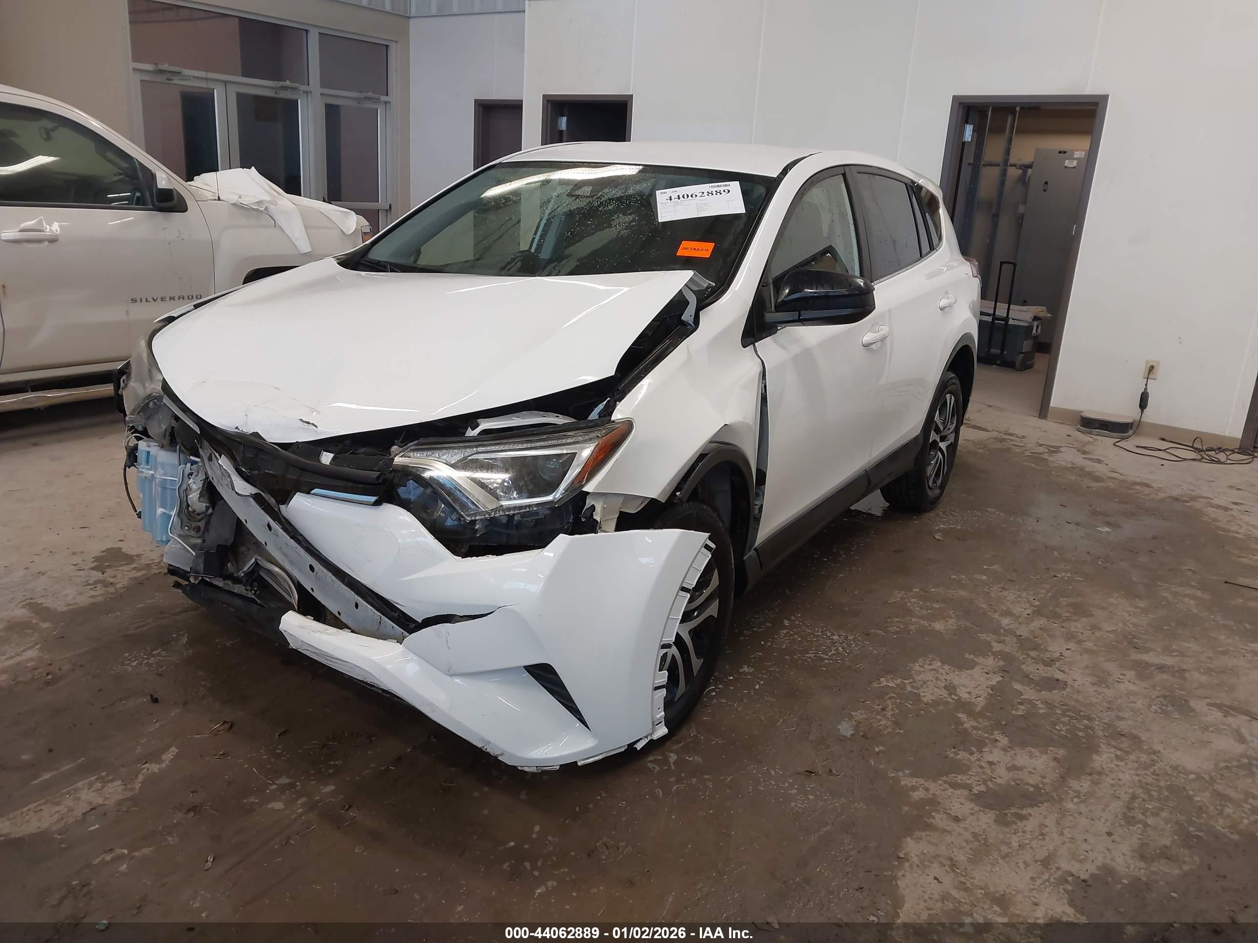 TOYOTA RAV4 image 2