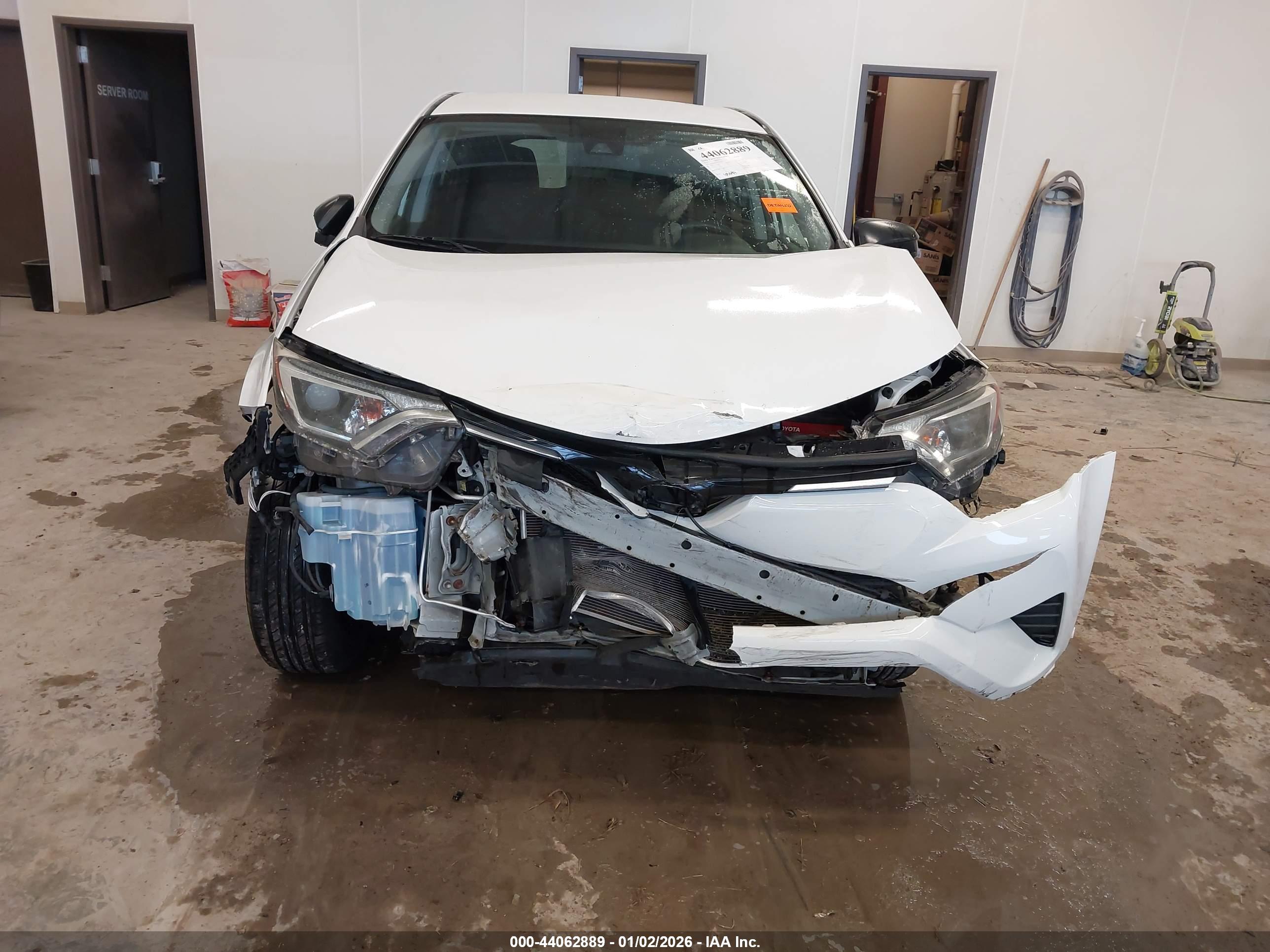 TOYOTA RAV4 image 6