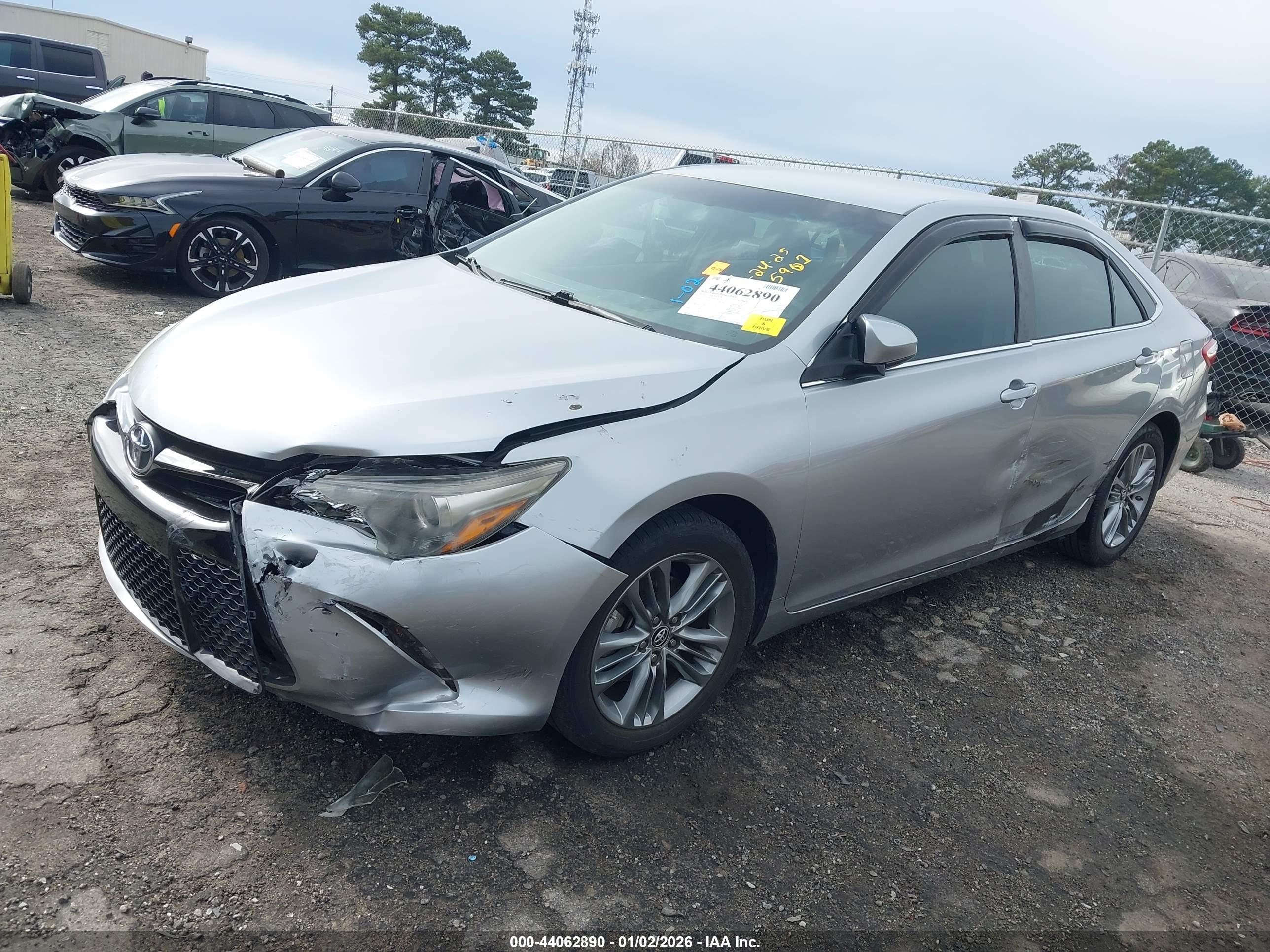 TOYOTA CAMRY image 2