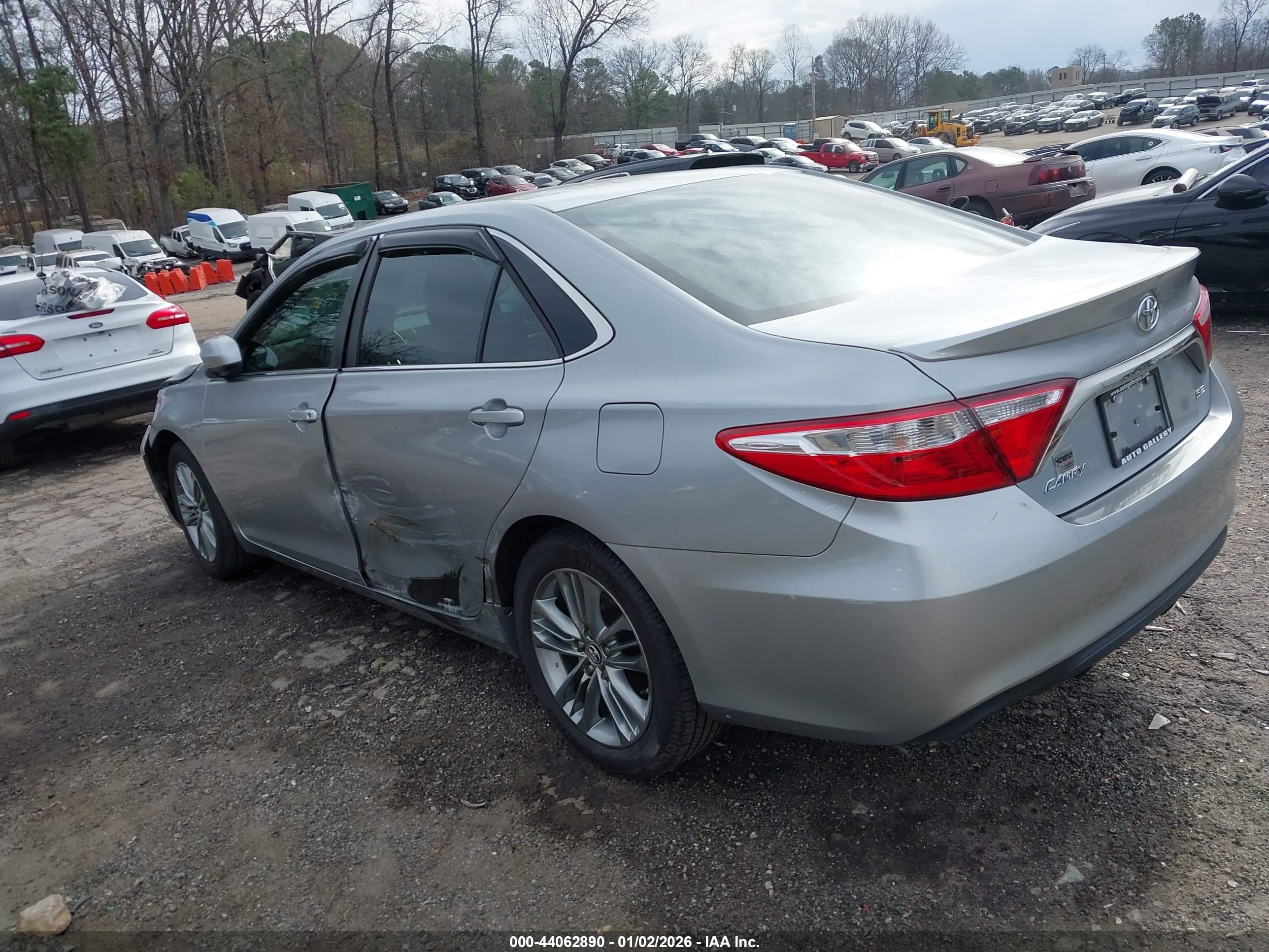TOYOTA CAMRY image 3