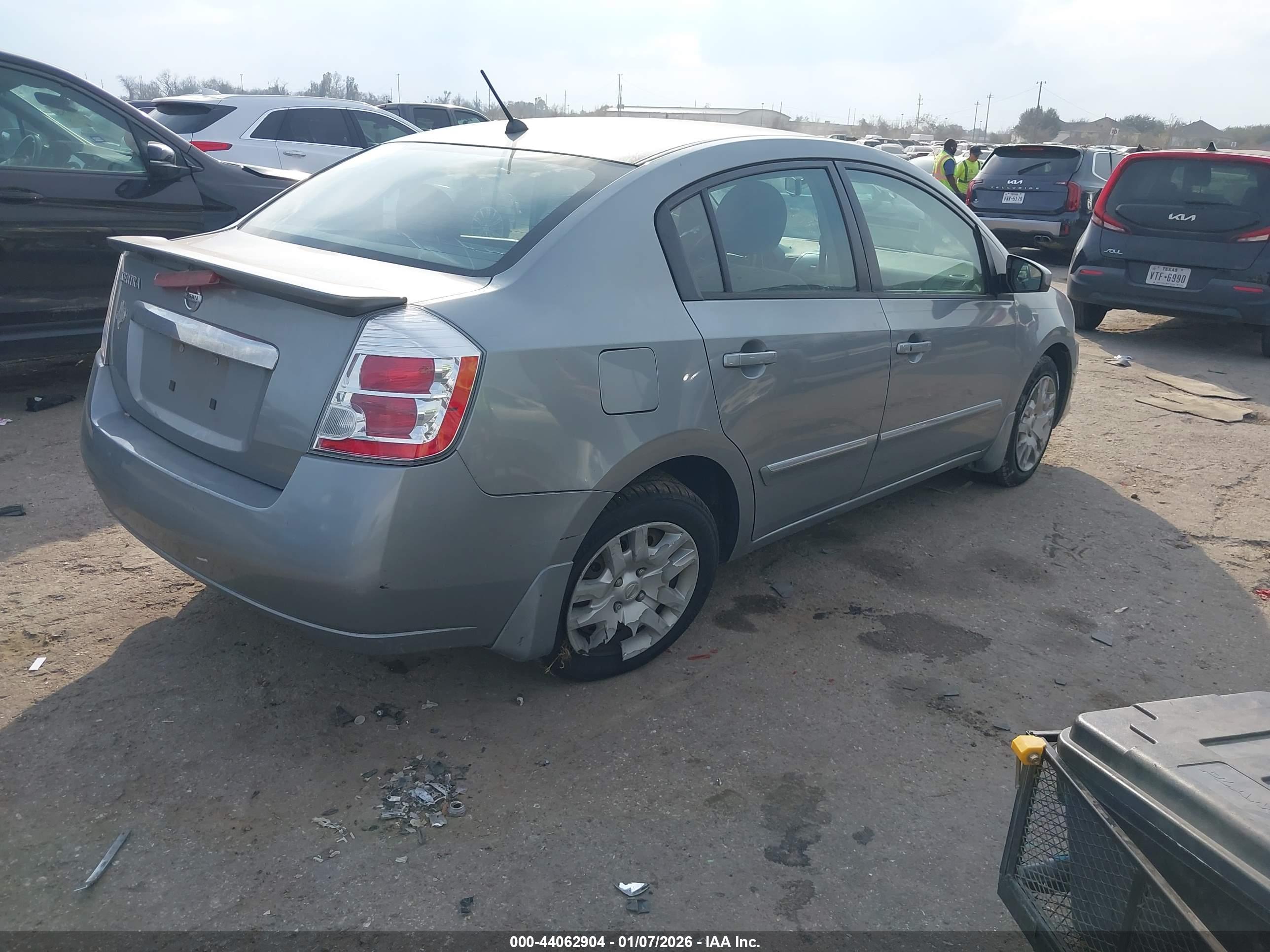 NISSAN SENTRA image 4