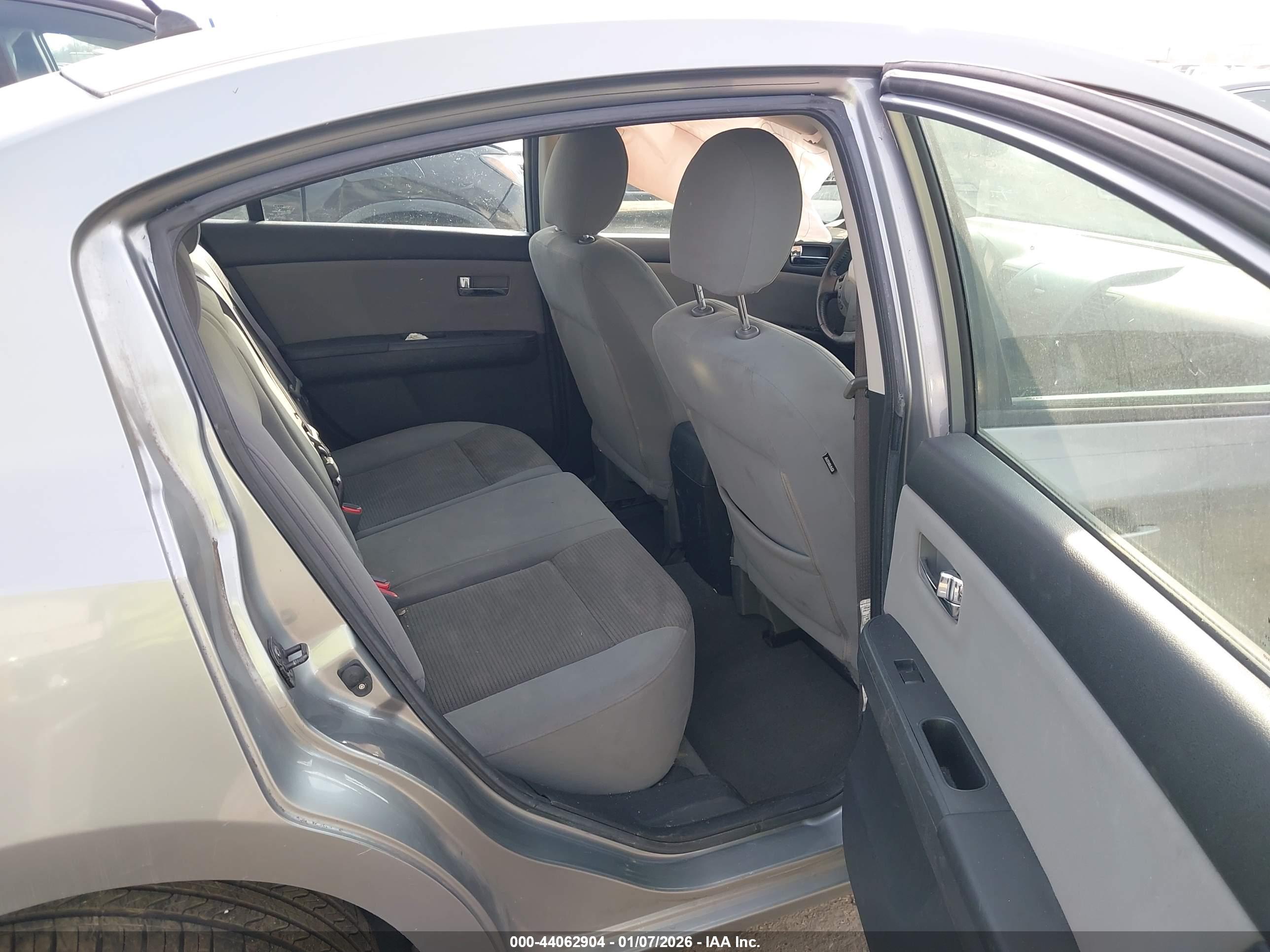 NISSAN SENTRA image 8