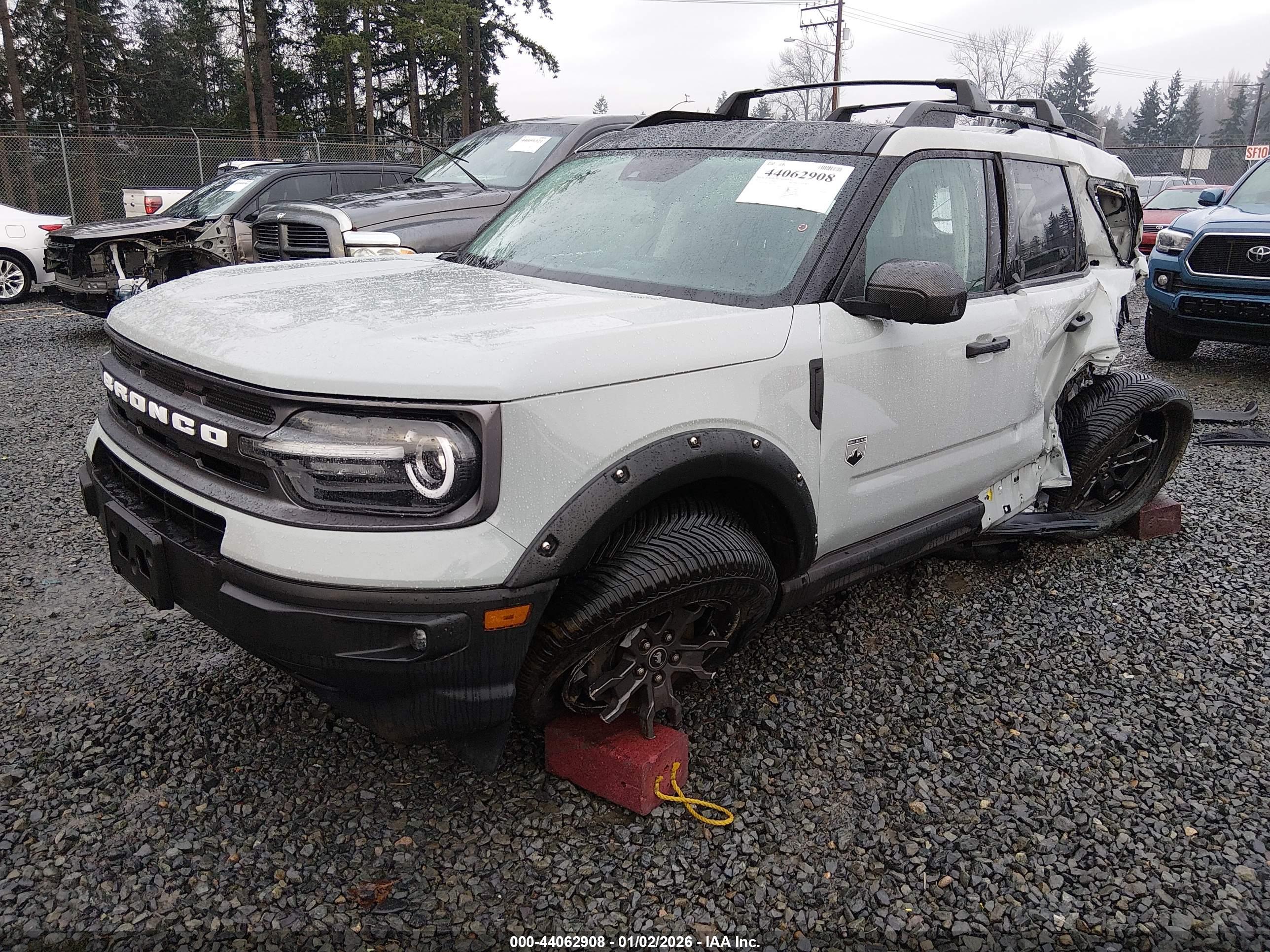 FORD BRONCO image 2
