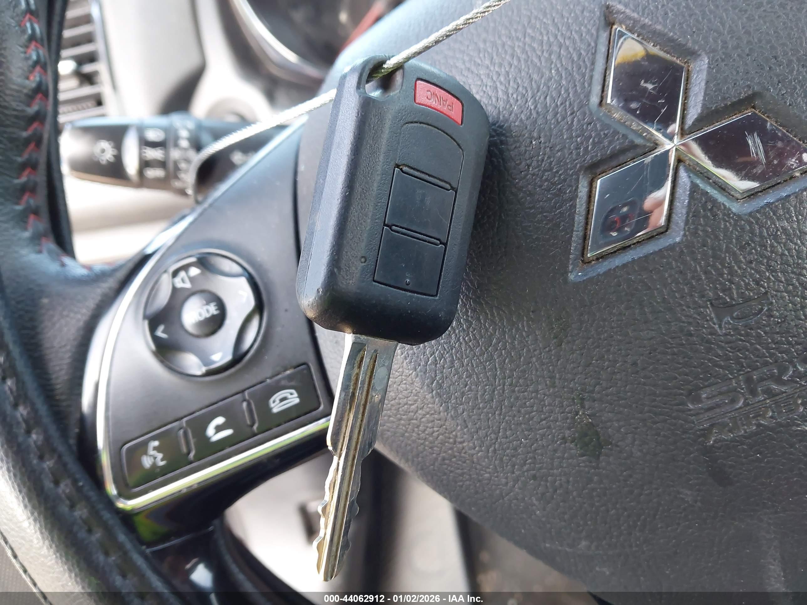 MITSUBISHI OUTLANDER image 11
