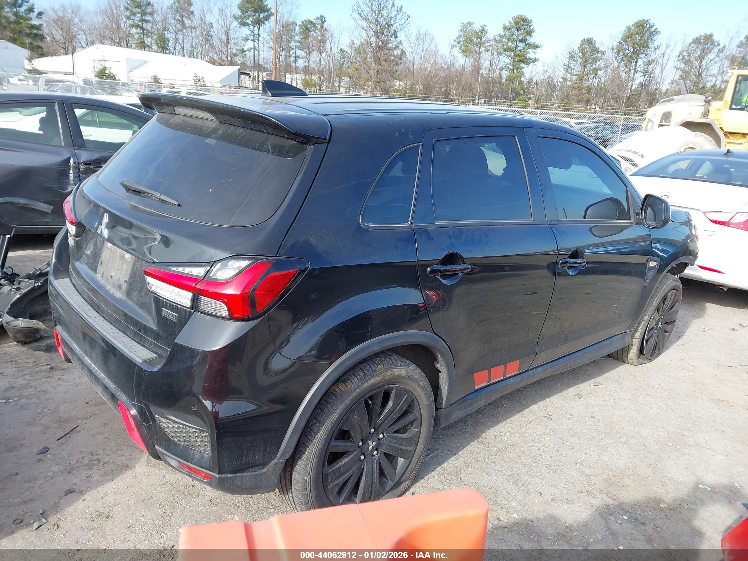 MITSUBISHI OUTLANDER image 4