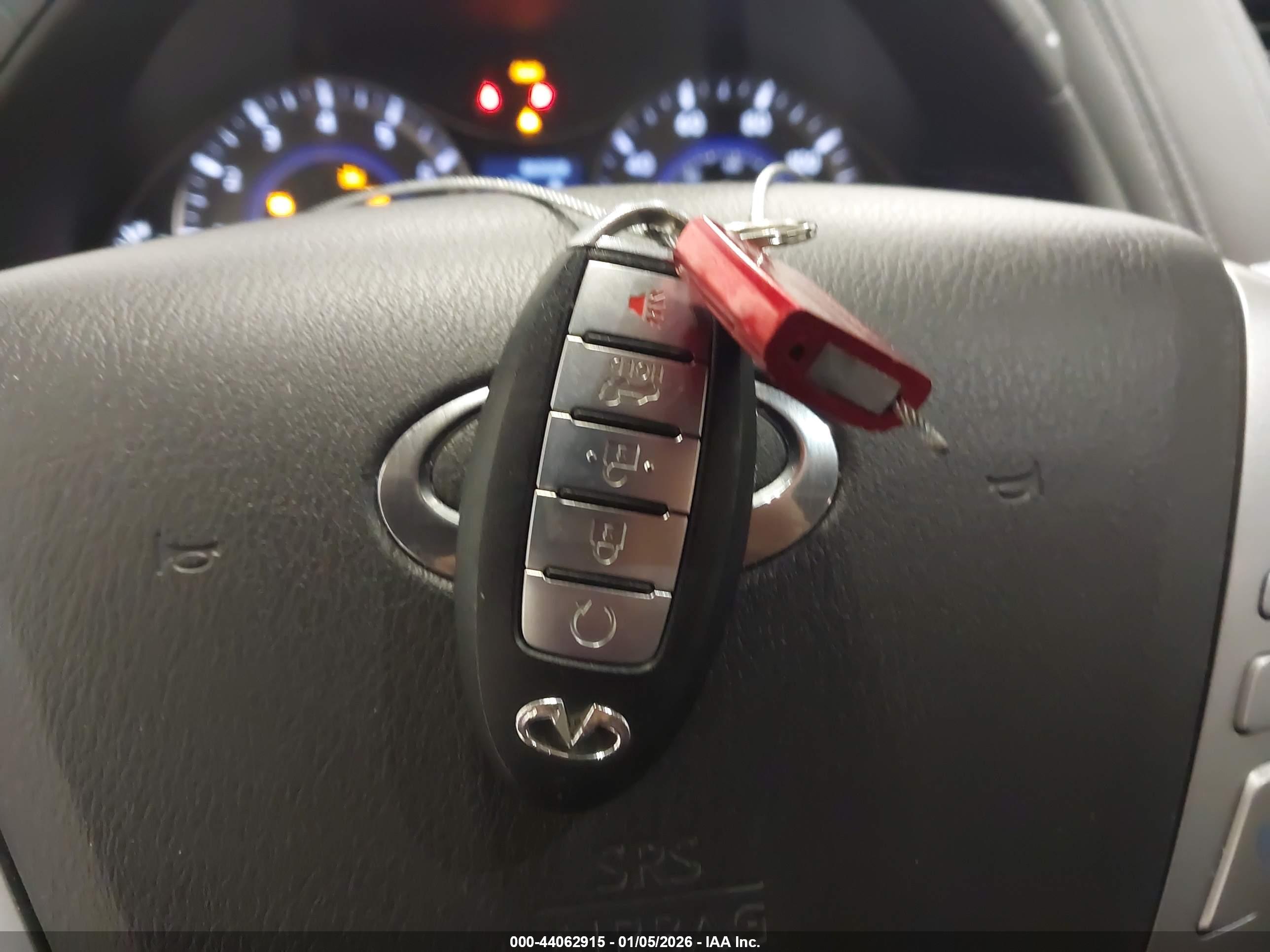 INFINITI QX80 image 11