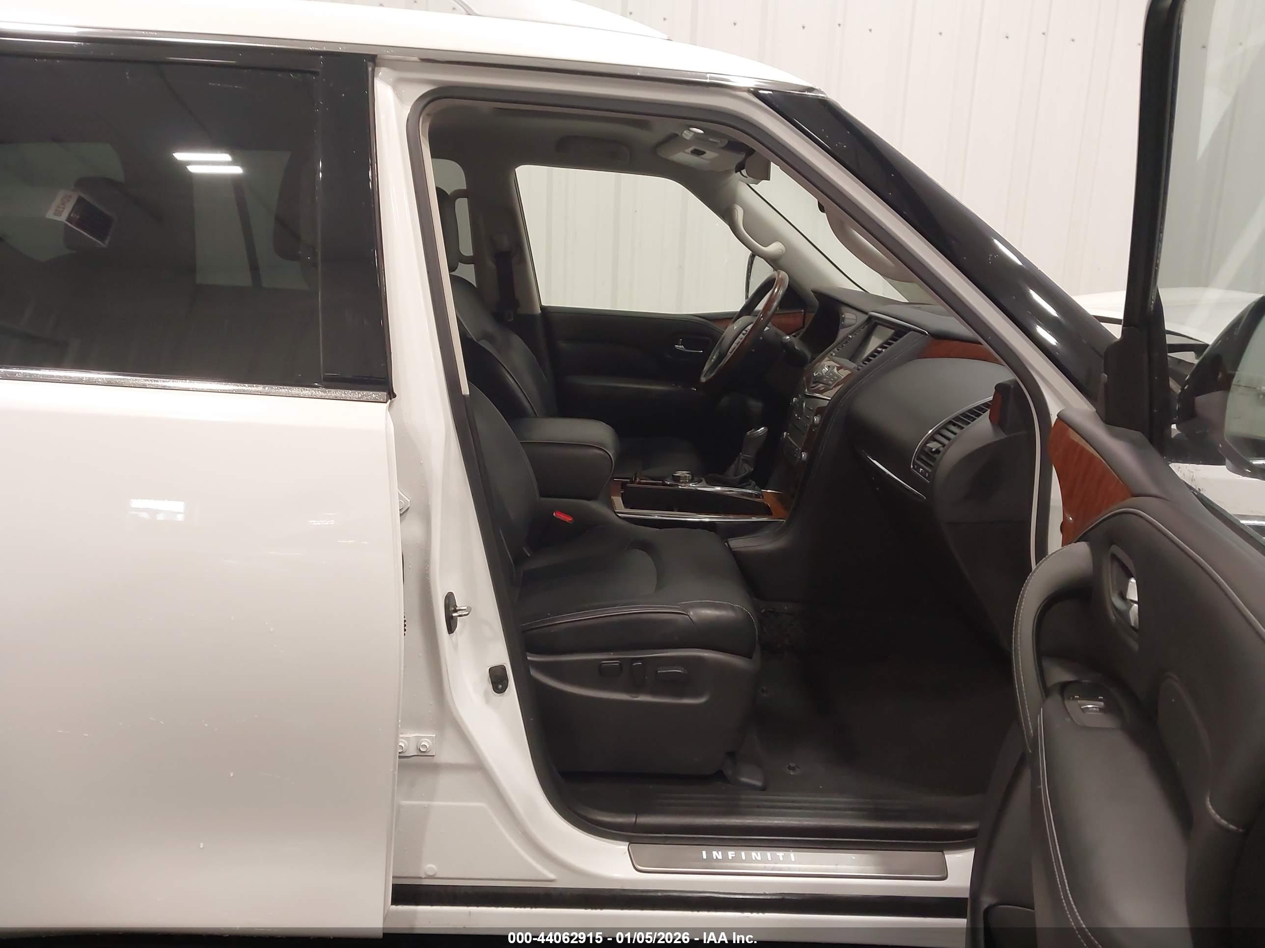 INFINITI QX80 image 5