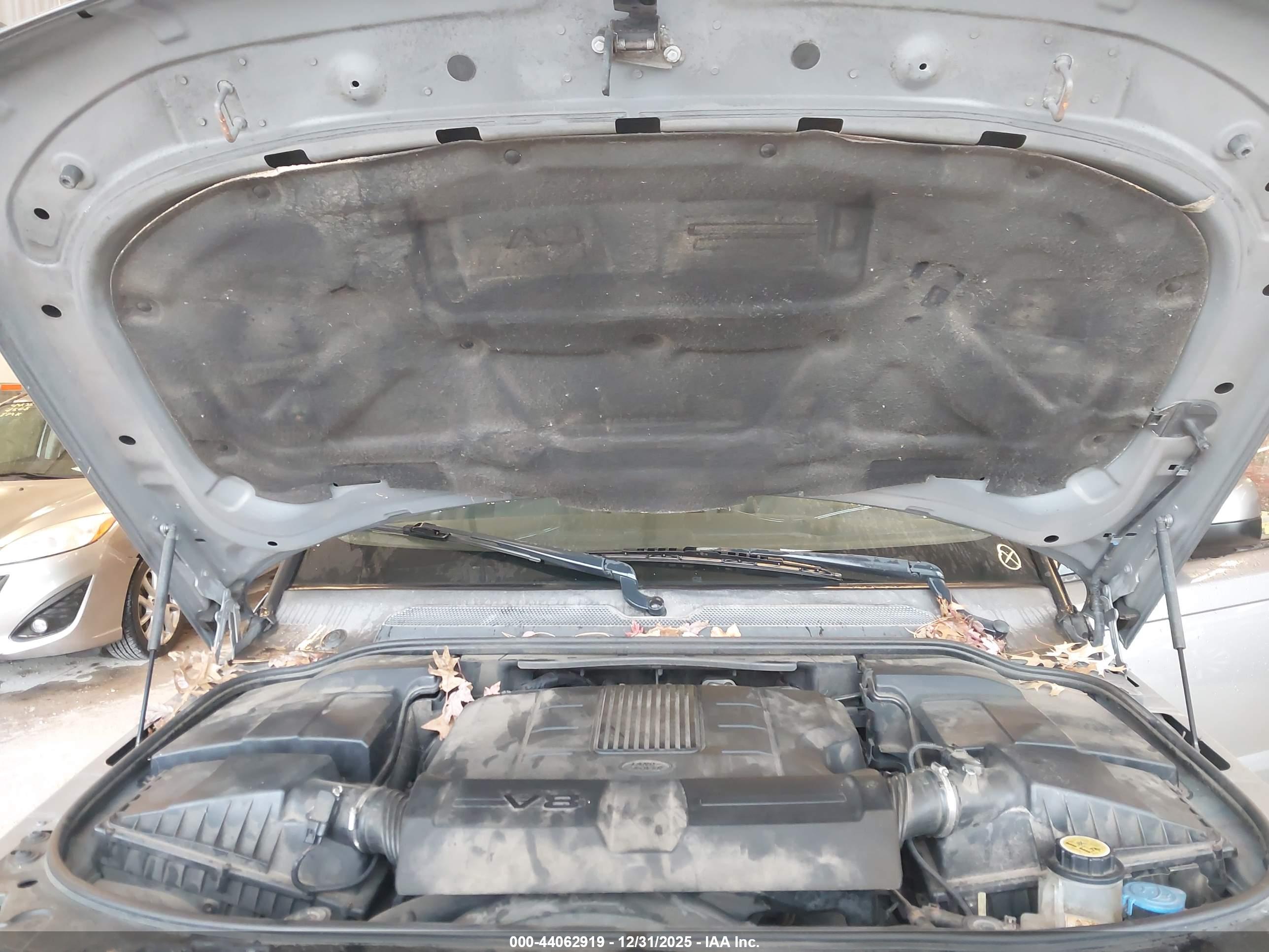 LAND ROVER image 10