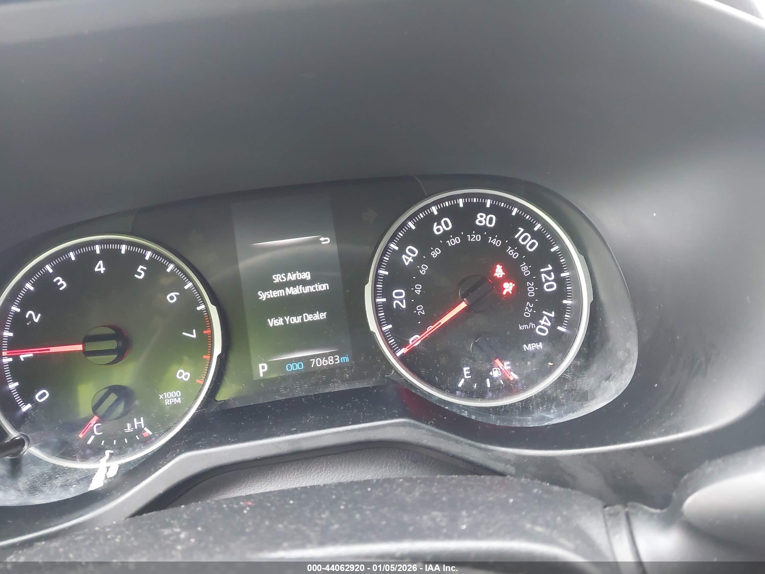 TOYOTA RAV4 image 7