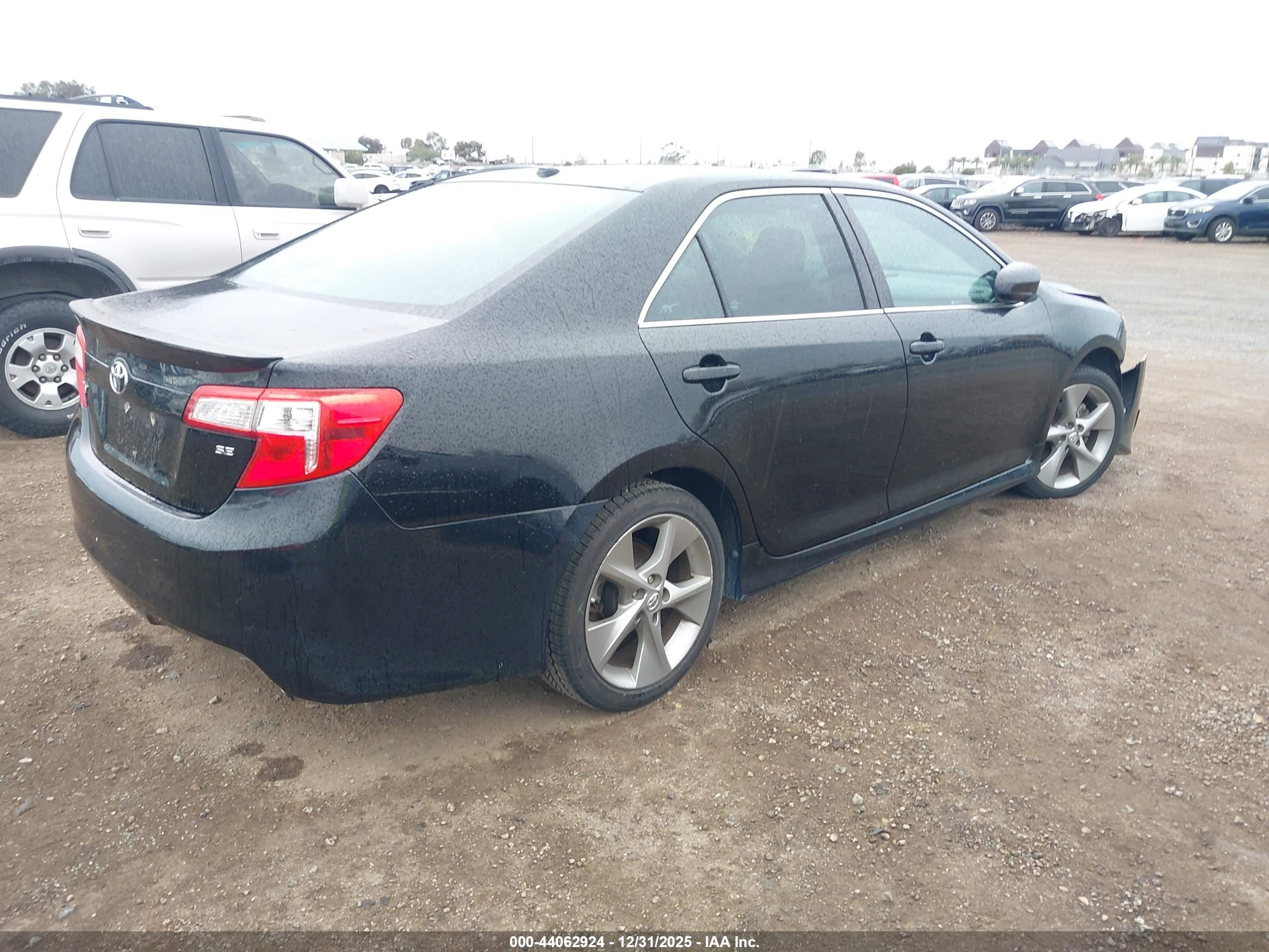TOYOTA CAMRY image 4