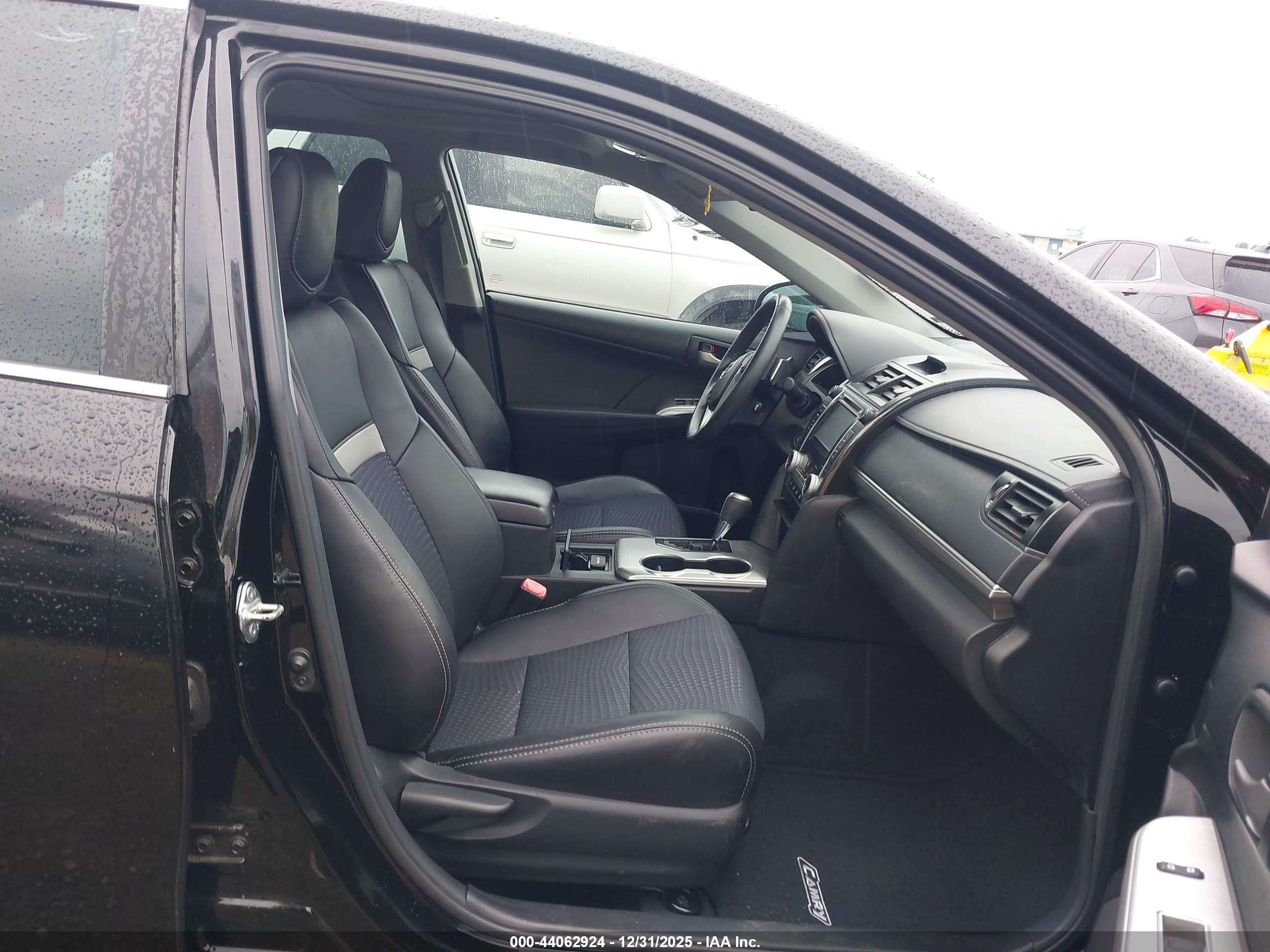 TOYOTA CAMRY image 5
