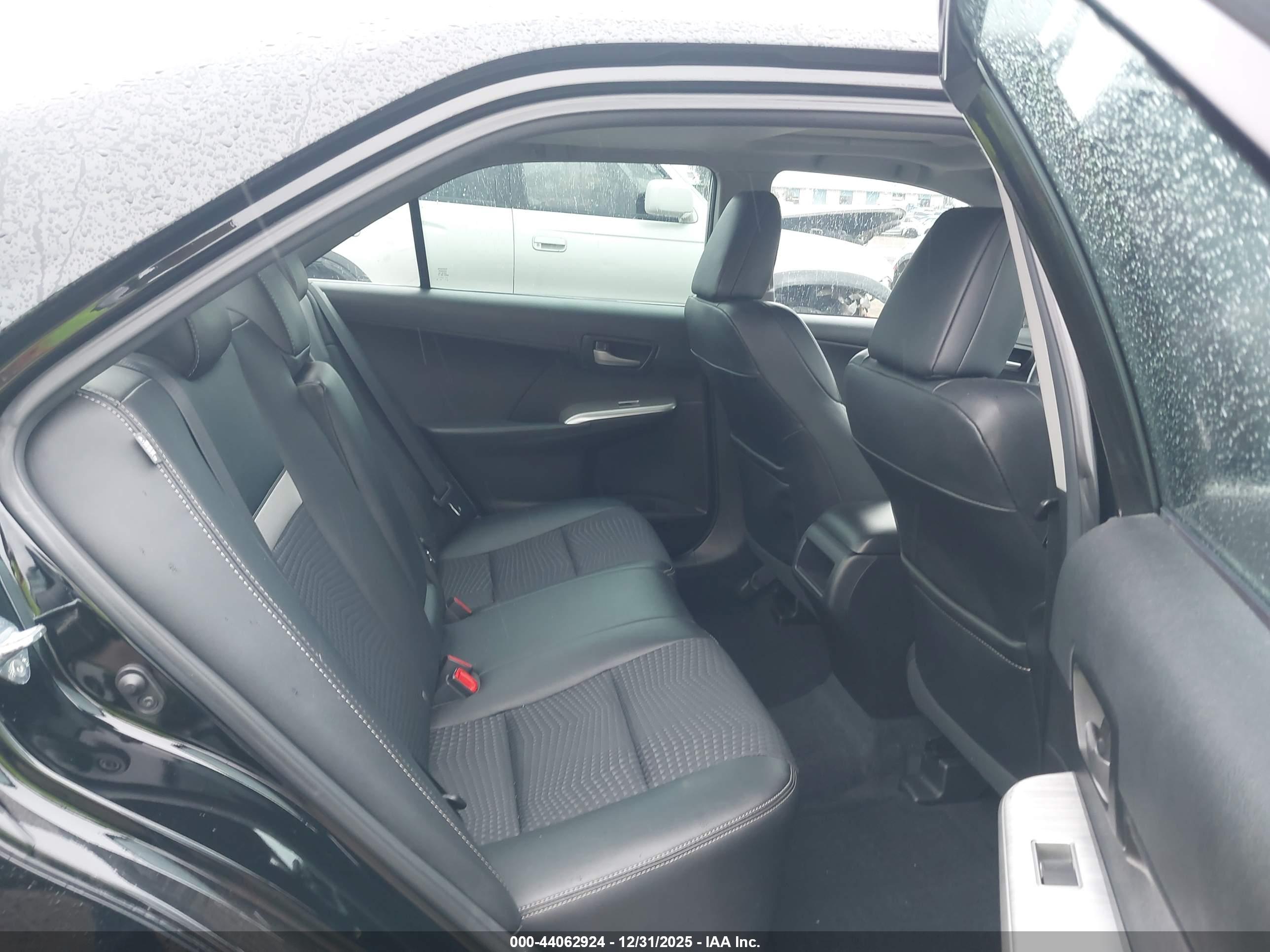 TOYOTA CAMRY image 8