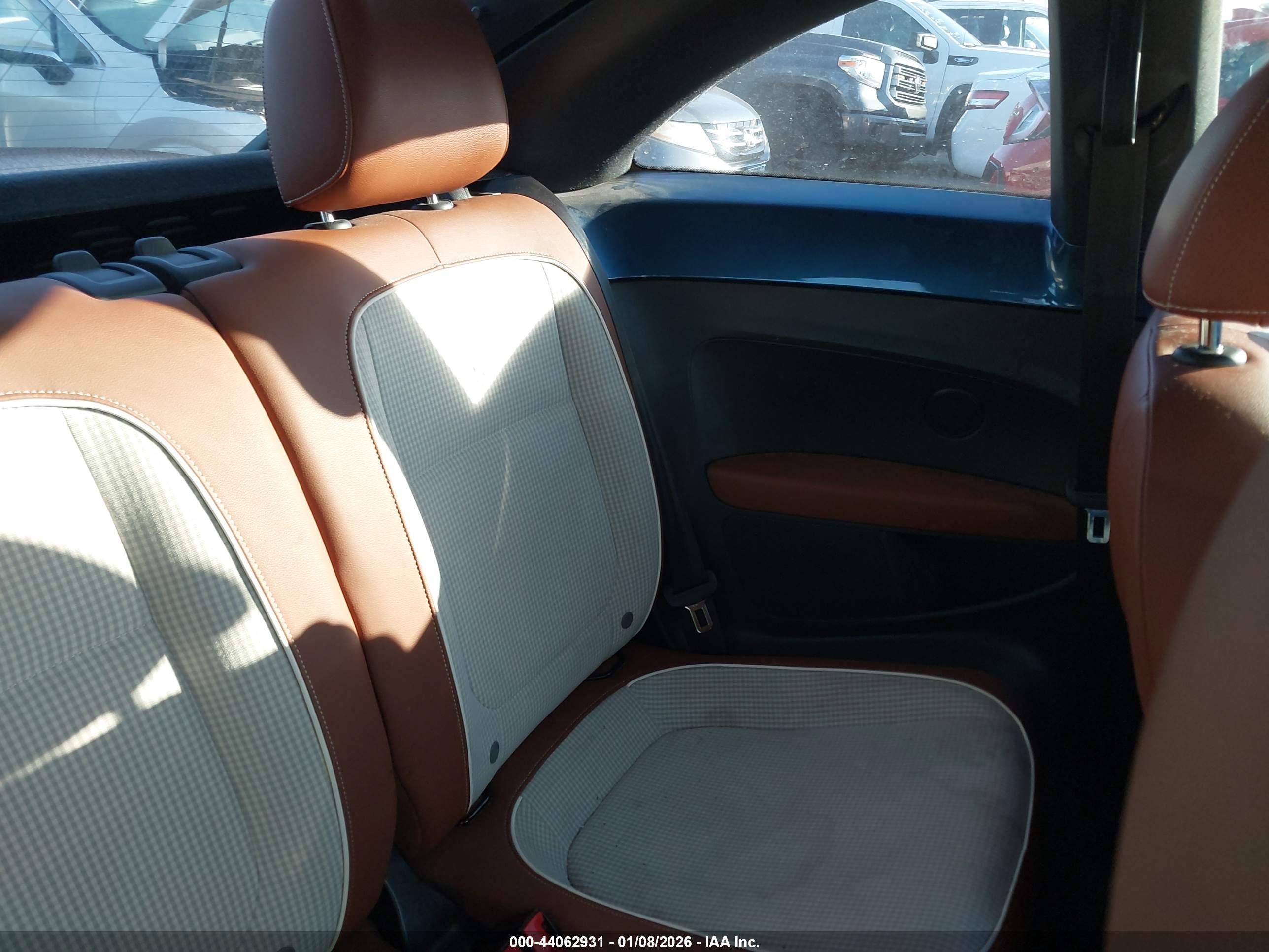 VOLKSWAGEN BEETLE image 8