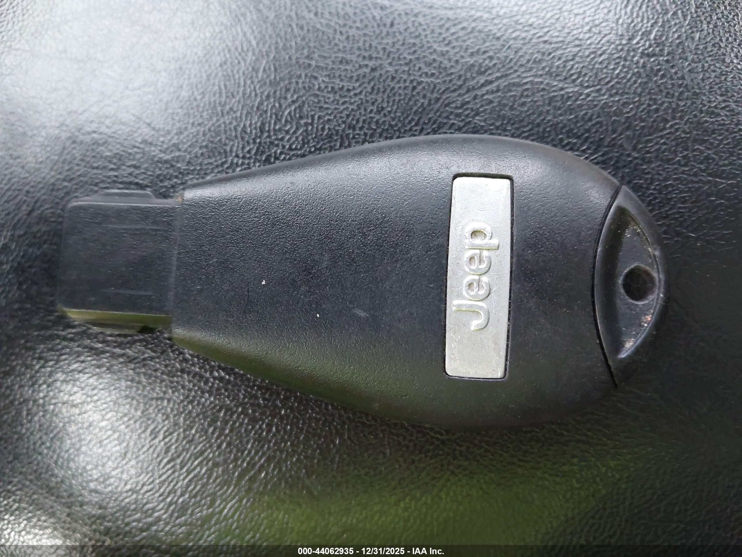 JEEP CHEROKEE image 11