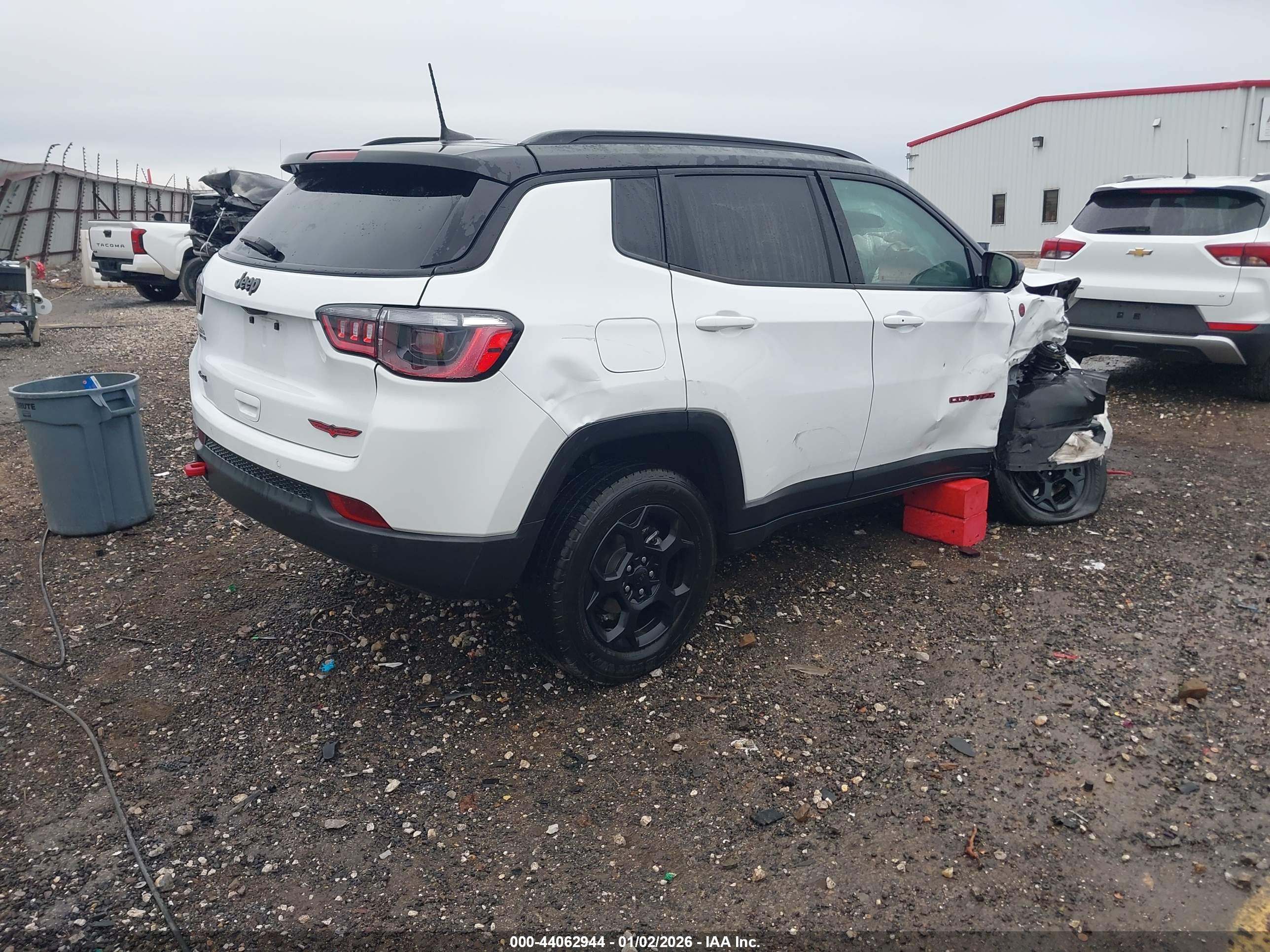 JEEP COMPASS image 4