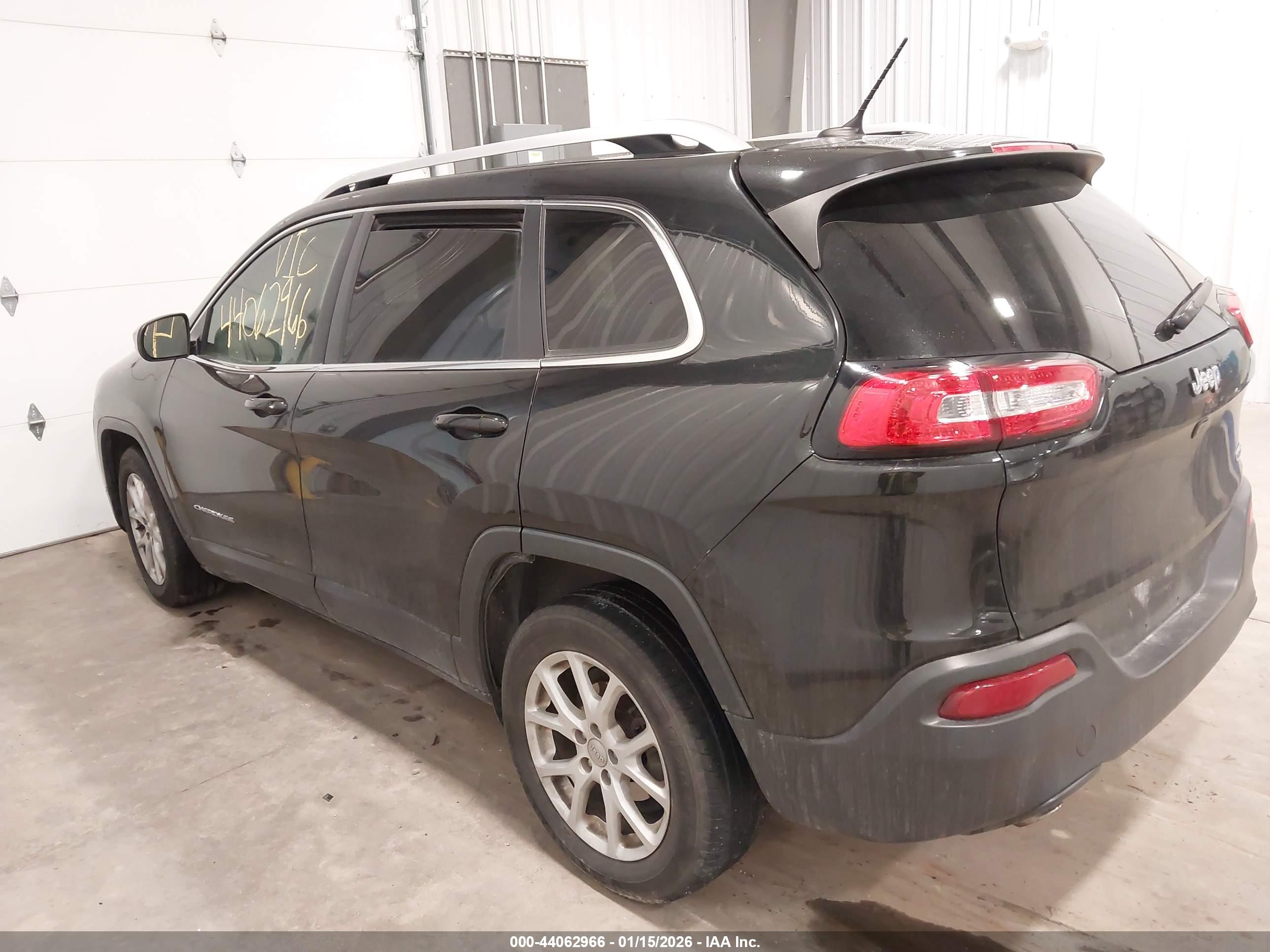 JEEP CHEROKEE image 3
