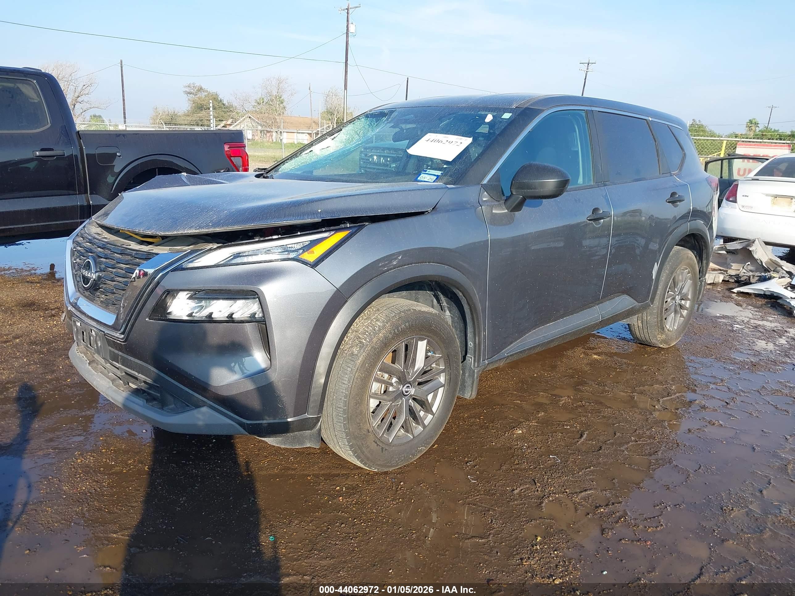 NISSAN ROGUE image 2