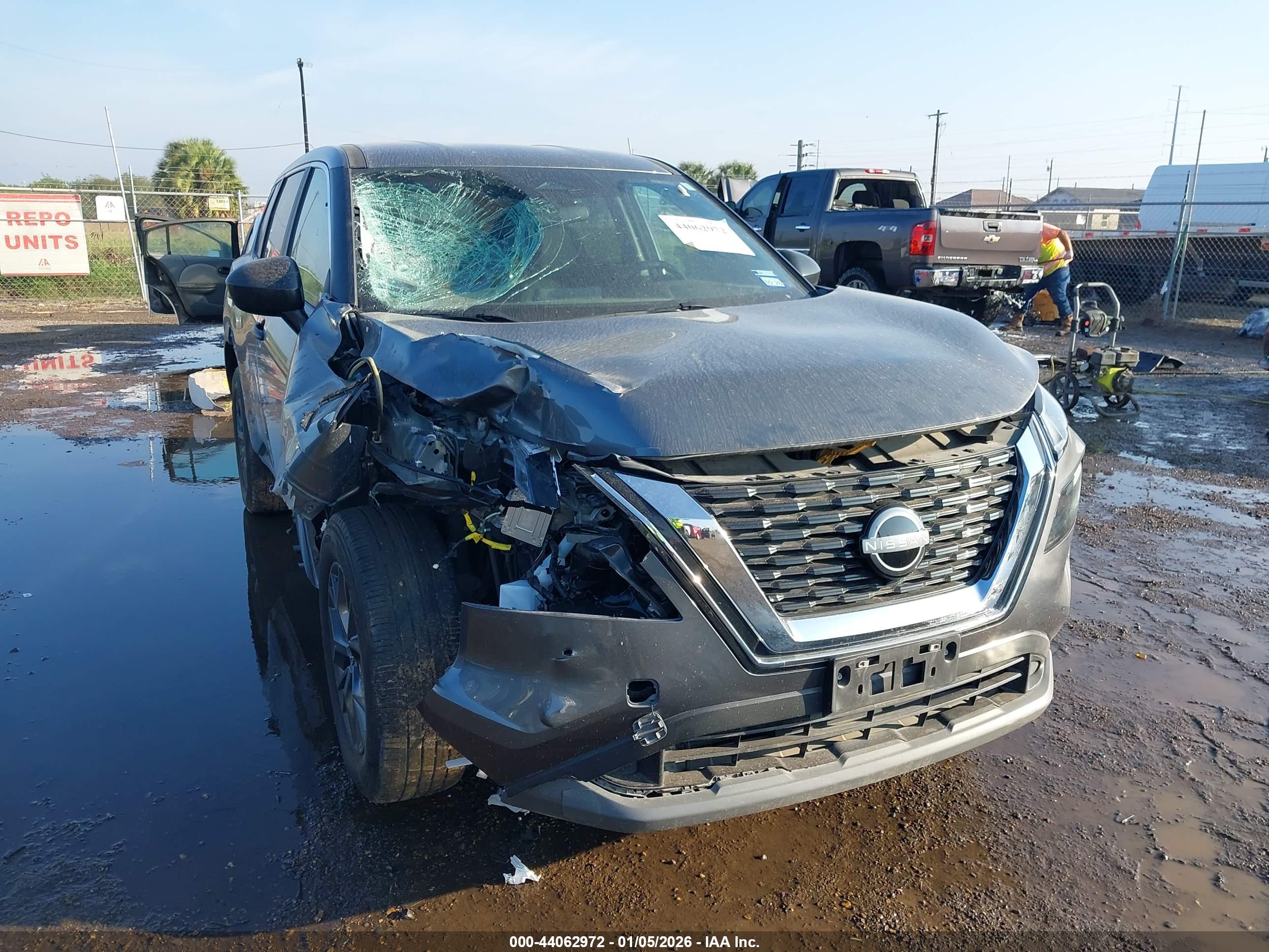 NISSAN ROGUE image 6