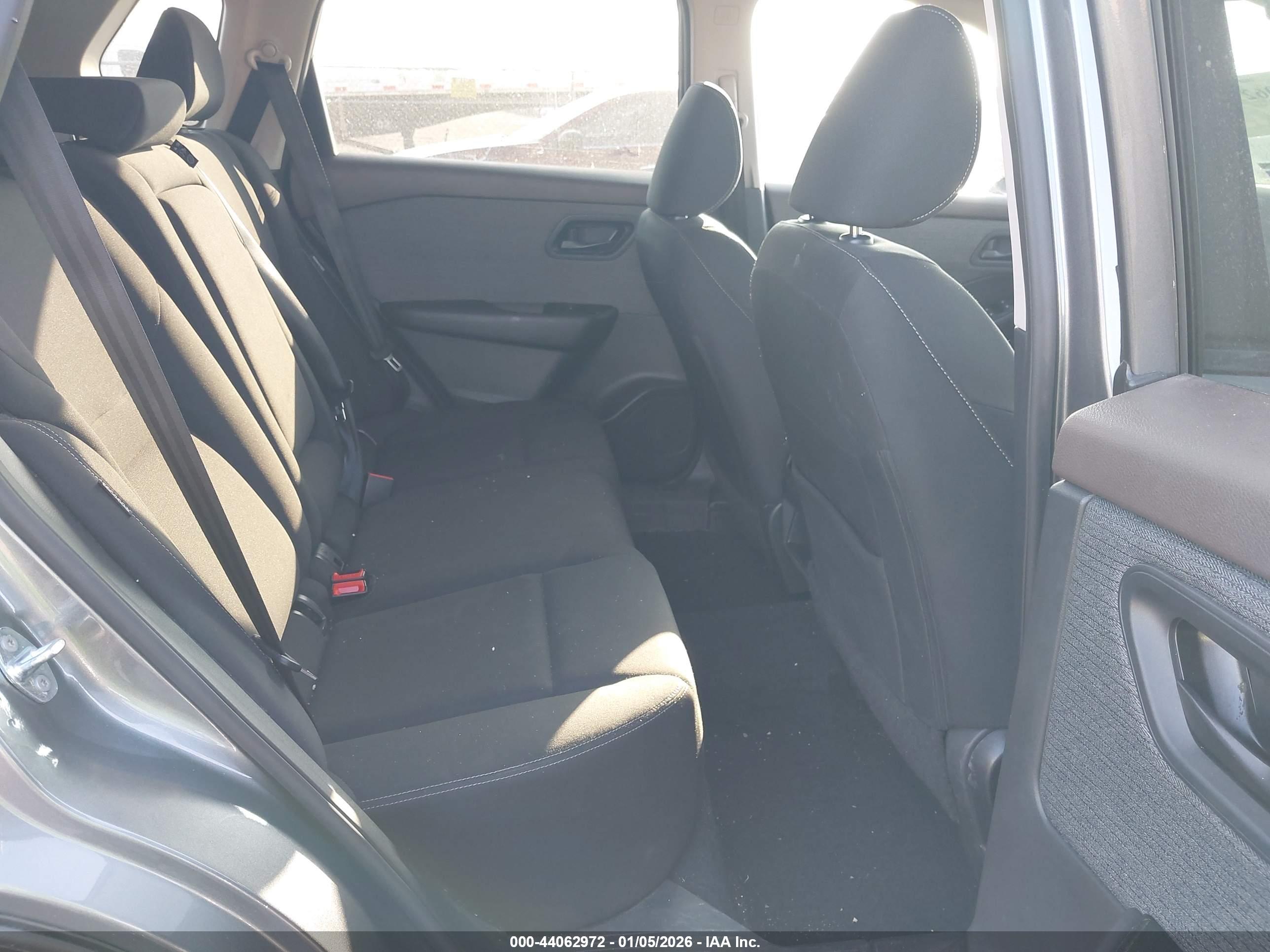 NISSAN ROGUE image 8