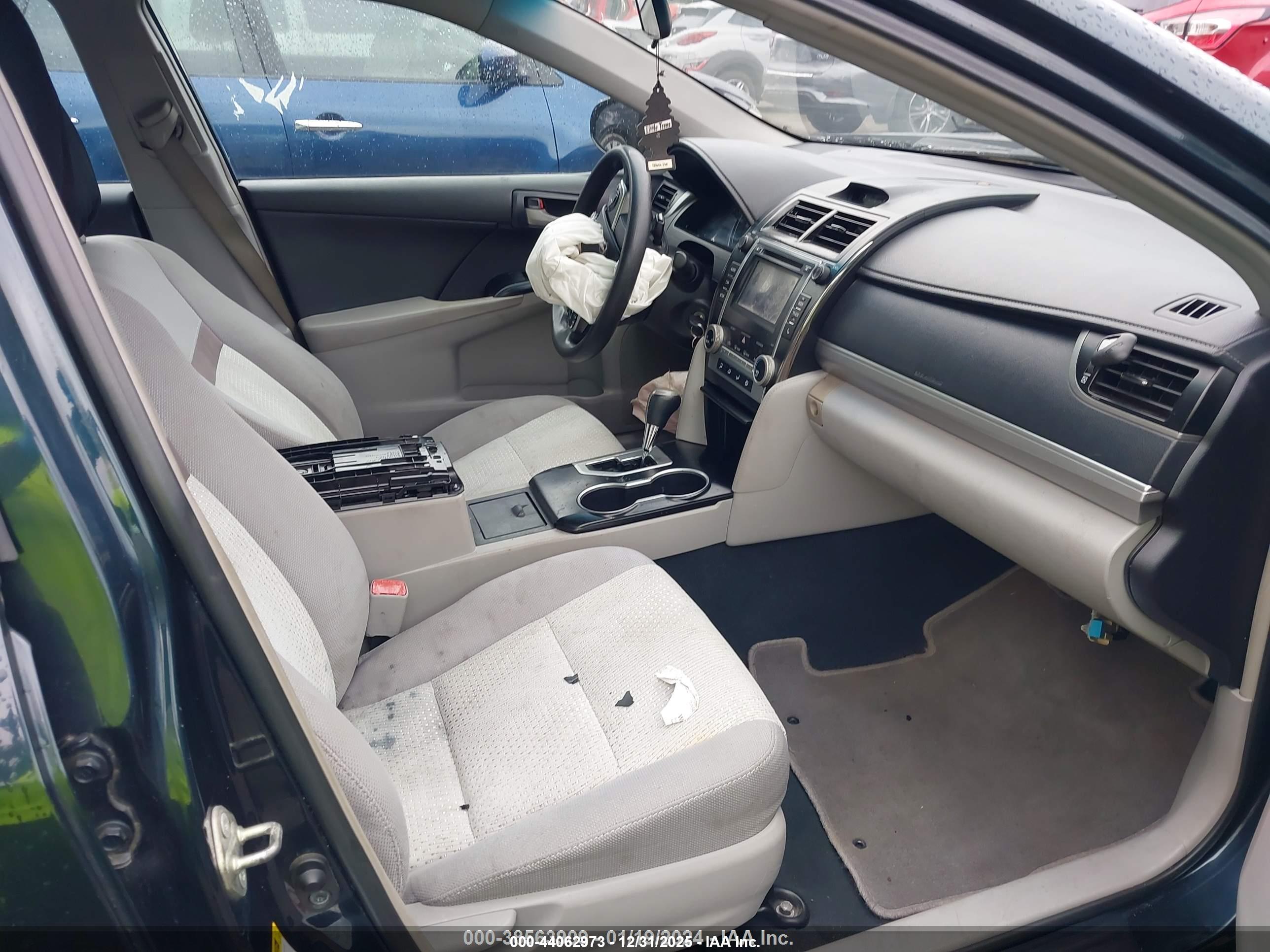 TOYOTA CAMRY image 5